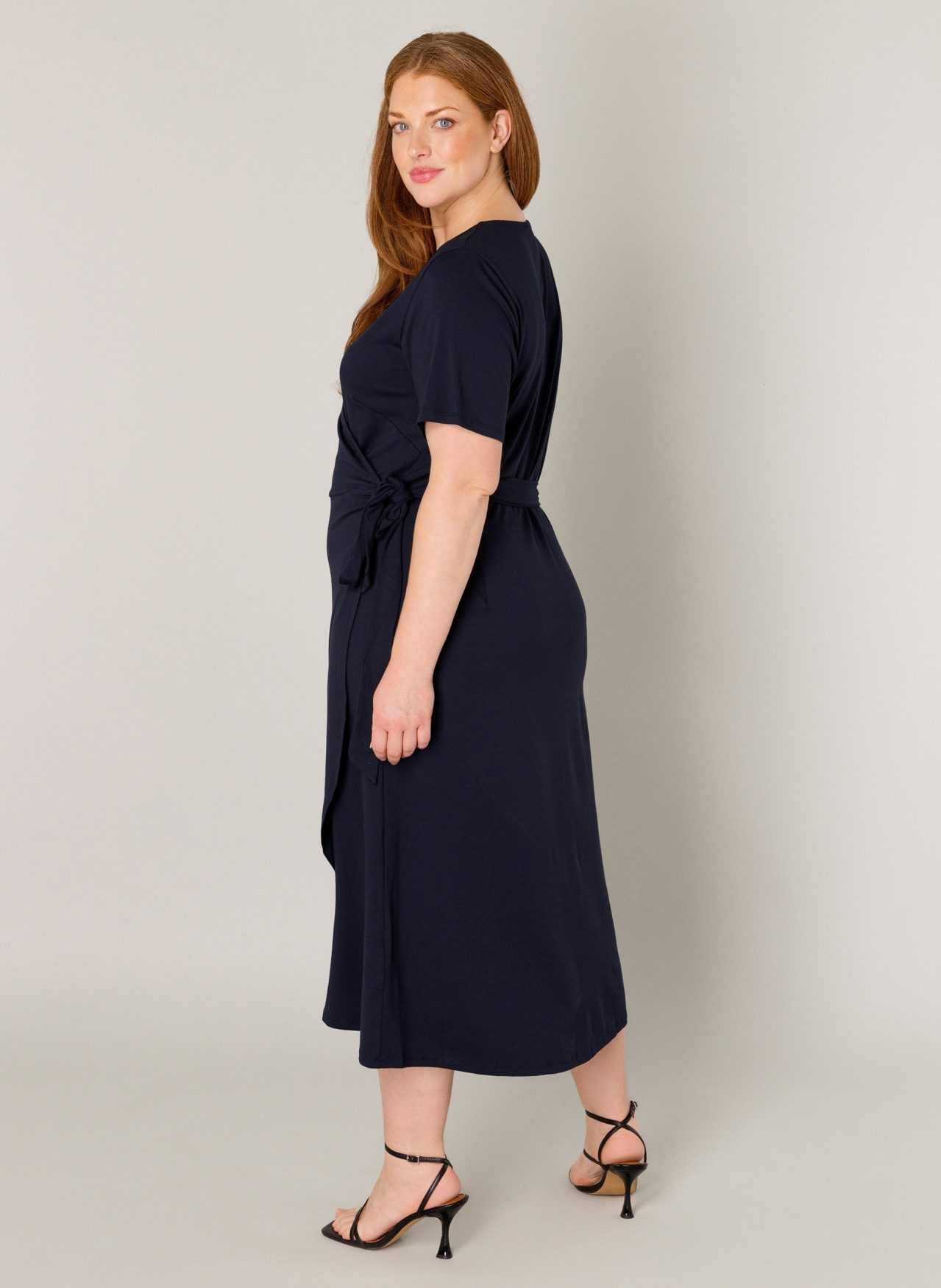 Base Level Curvy Wickelkleid Abbie Weich fließende Viskose-Mischqualität günstig online kaufen