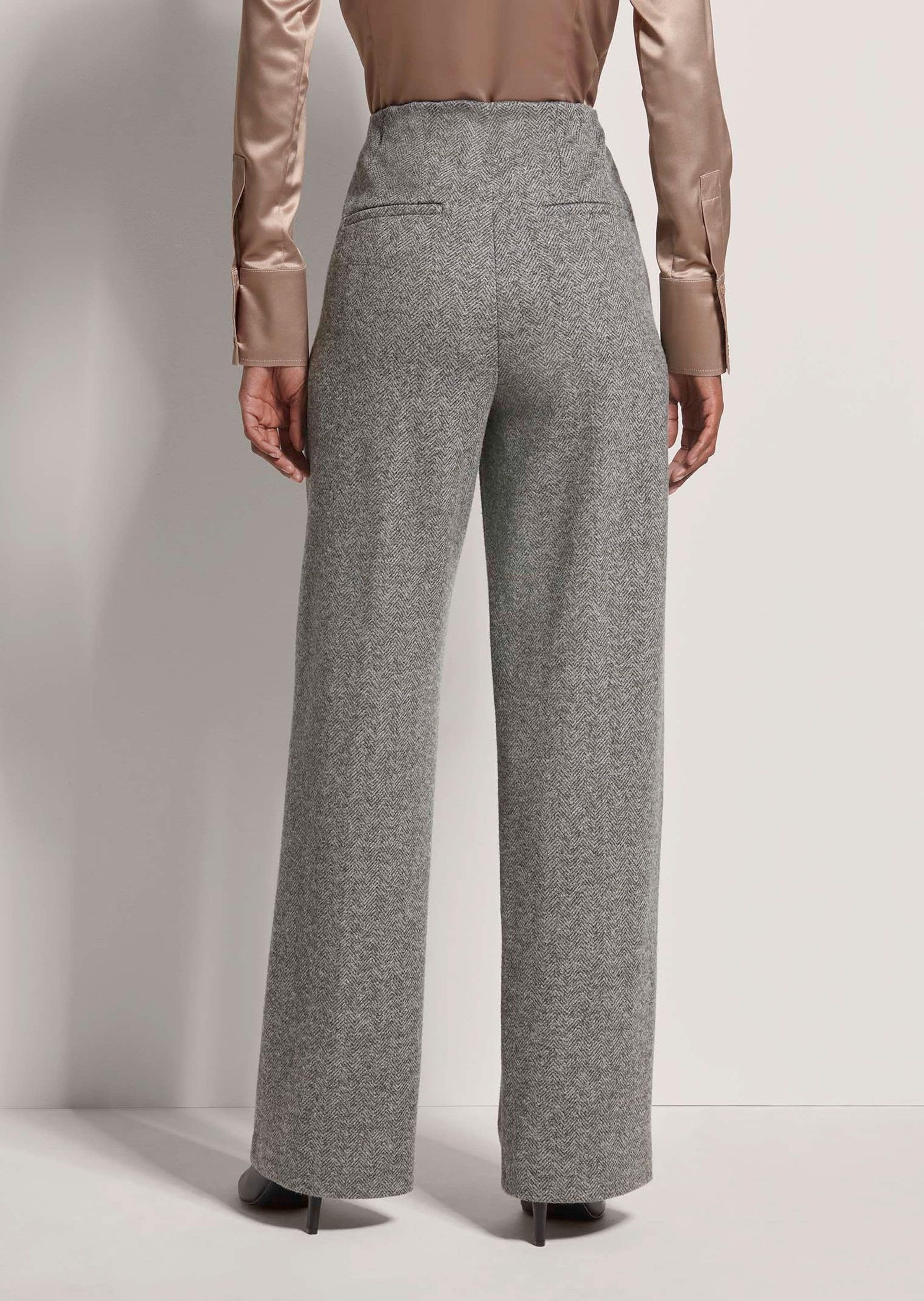 MADELEINE Bügelfaltenhose Palazzohose mit weitem Bein Bundlose Hose mit weiter Beinform, Knopf- und Zippverschluss