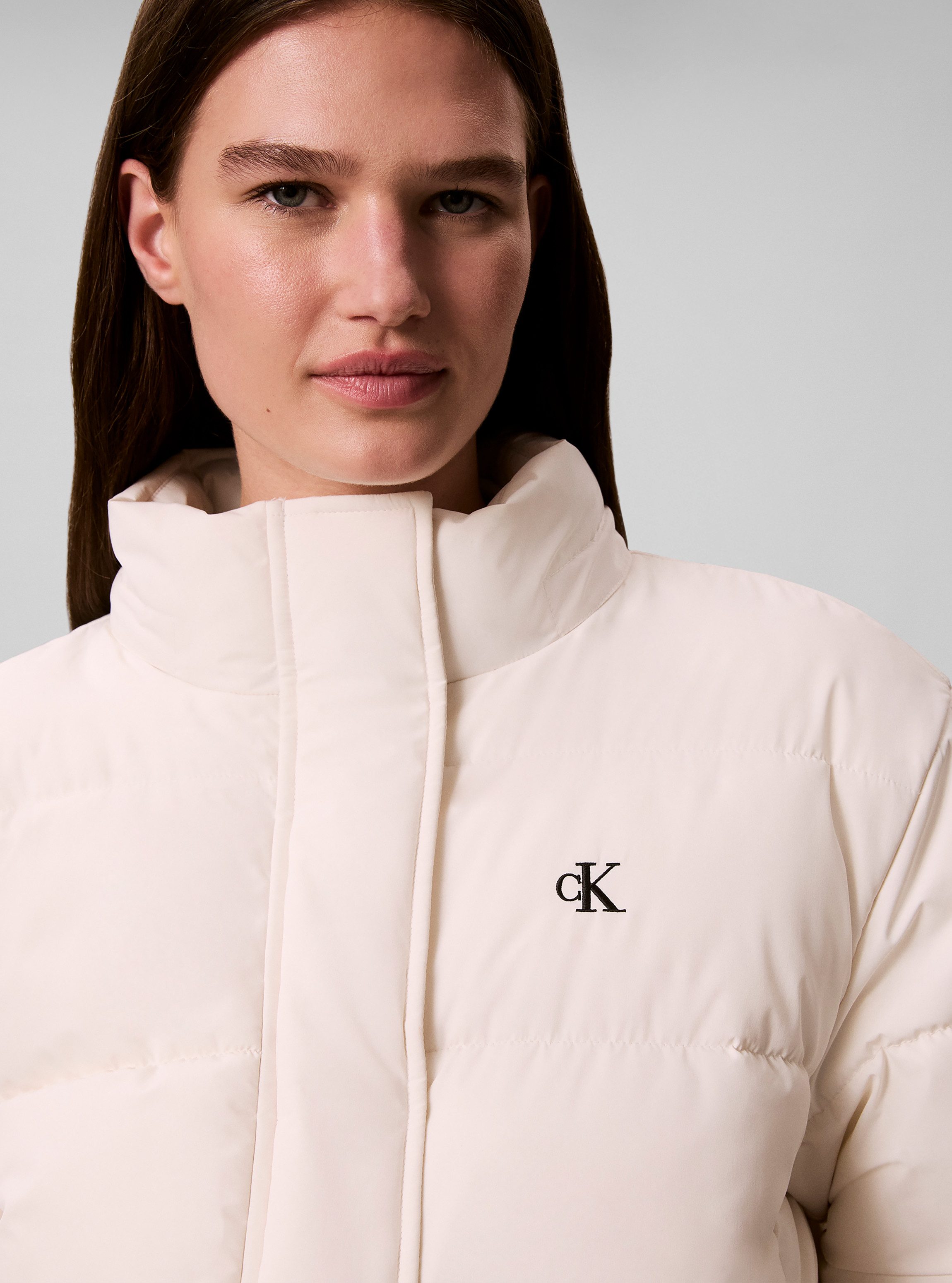 Calvin Klein Jeans Steppjacke abnehmbare Kapuze, kurze Form, verdeckter Reißverschluss