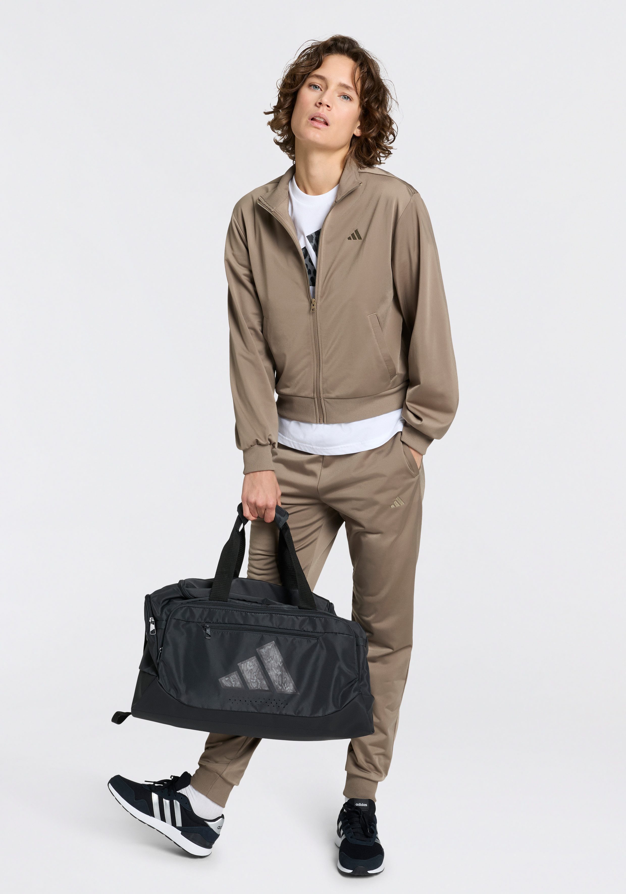 Zum Outfit 11