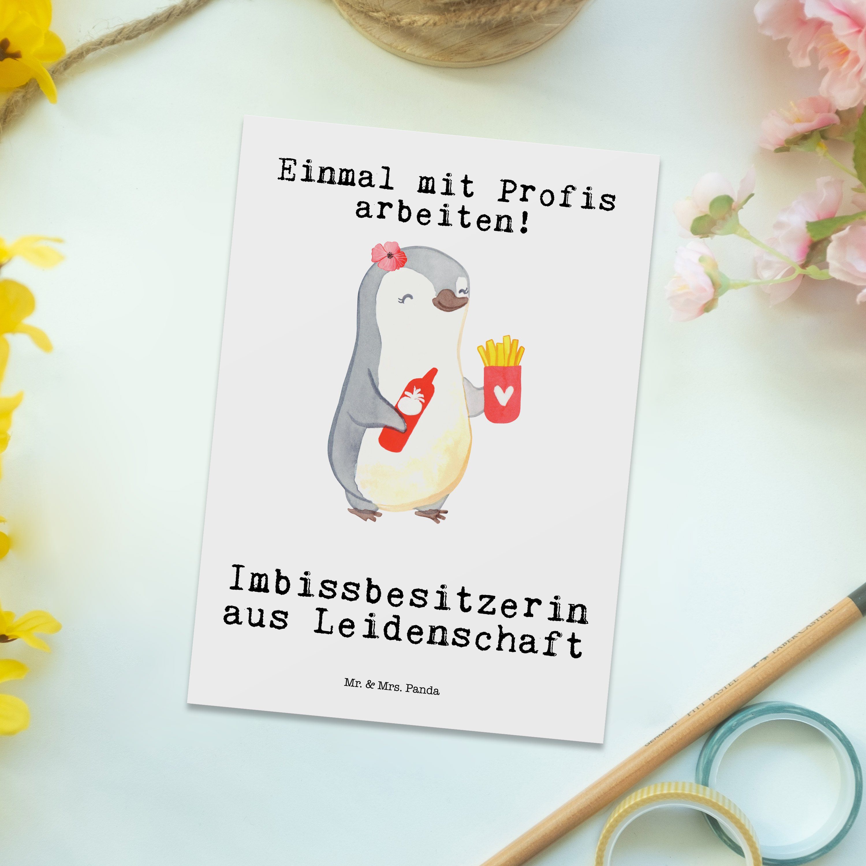 Mr. & Panda Leidenschaft Pommesverkäuferi - Geschenk, Mrs. Weiß Postkarte aus Imbissbesitzerin 
