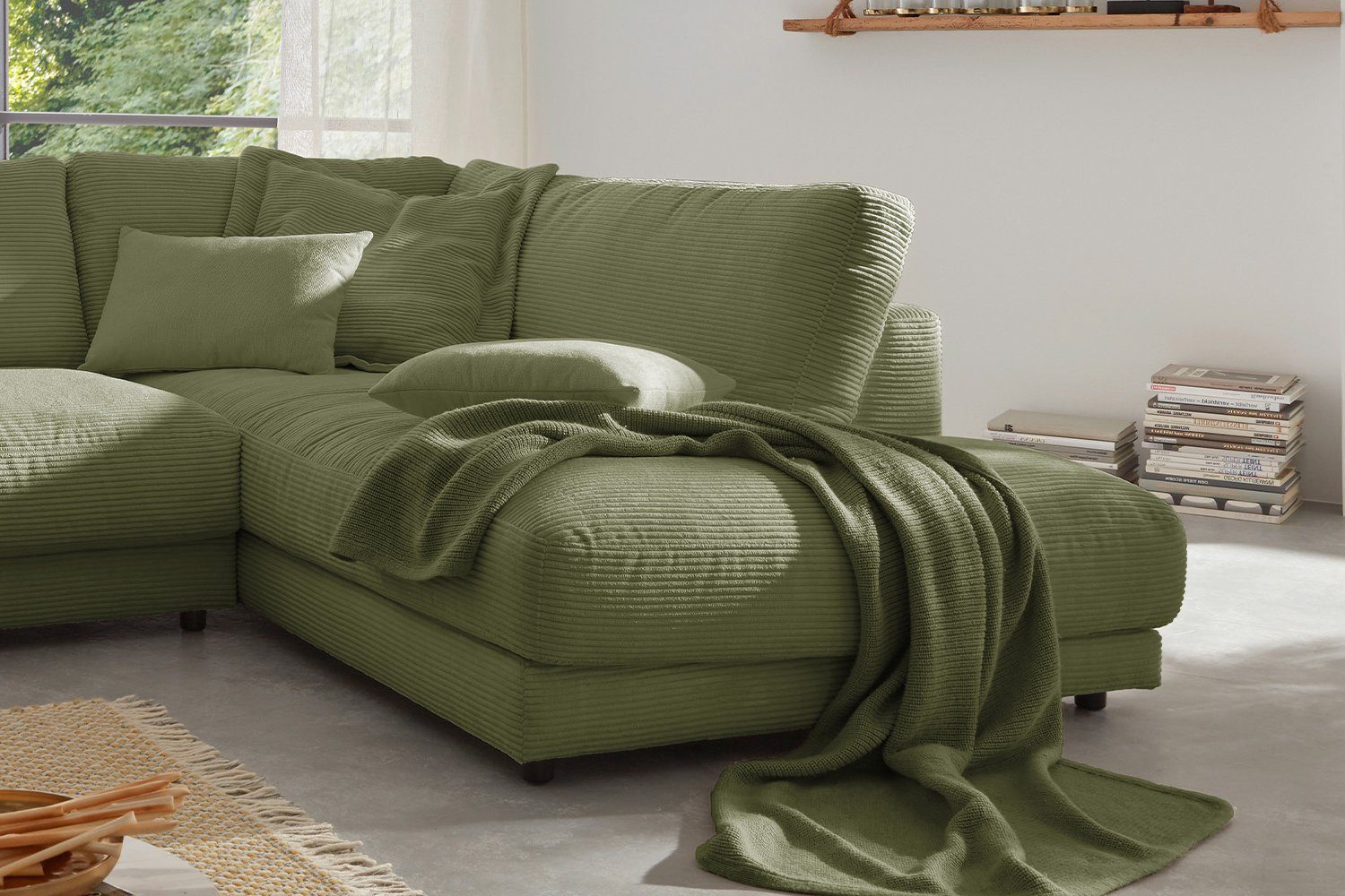 KAWOLA Ecksofa MADELINE, Sofa od. versch. olivgrün Farben rechts Cord, Recamiere links