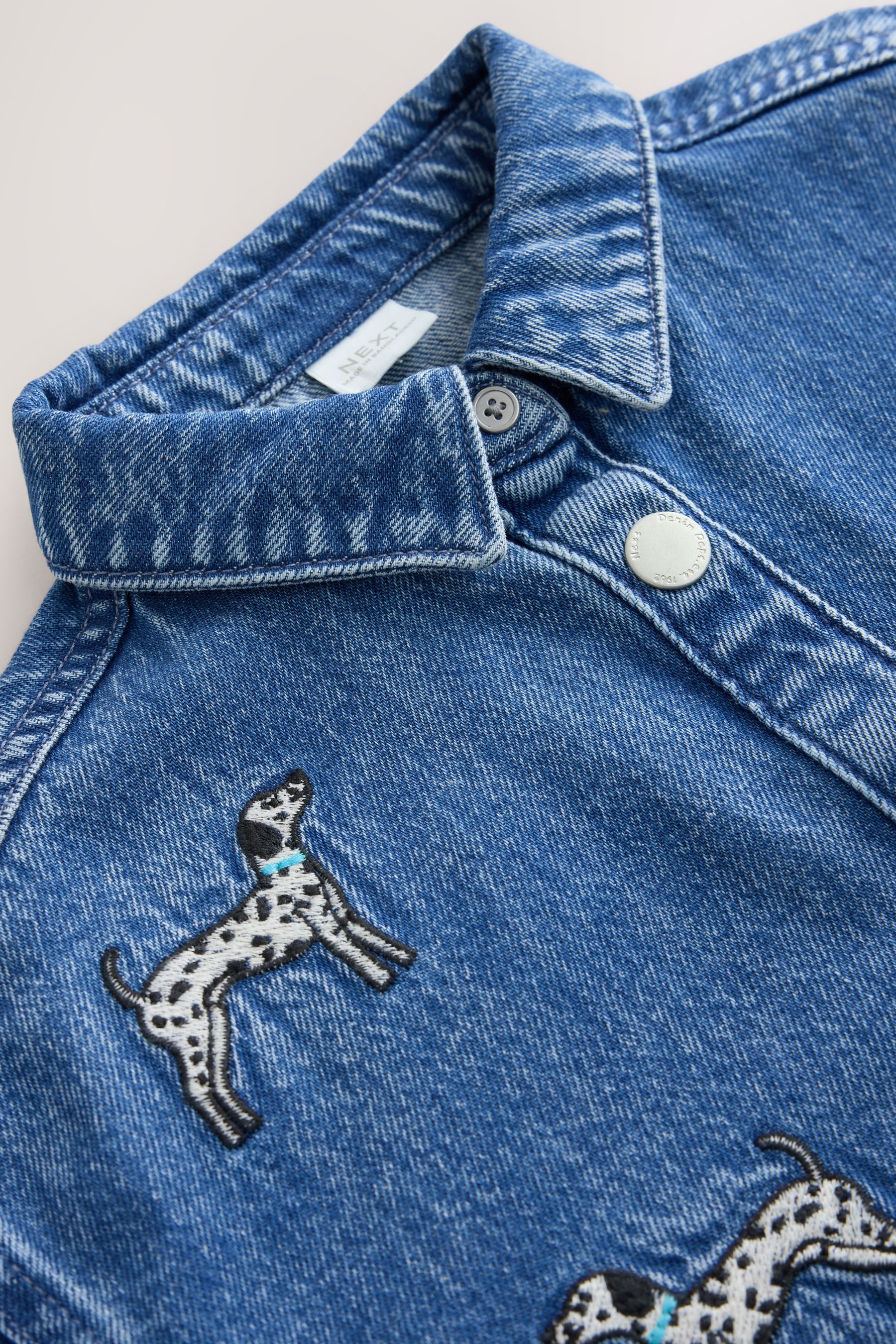 Next Jeanskleid Besticktes, gestuftes Jeanskleid, Hund (1-tlg)