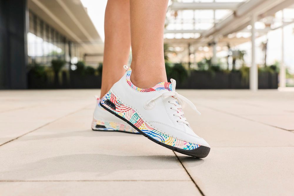 Rieker Slip-On Sneaker Schlupfschuh, Freizeitsneaker, Halbschuh mit elastischem Einstieg