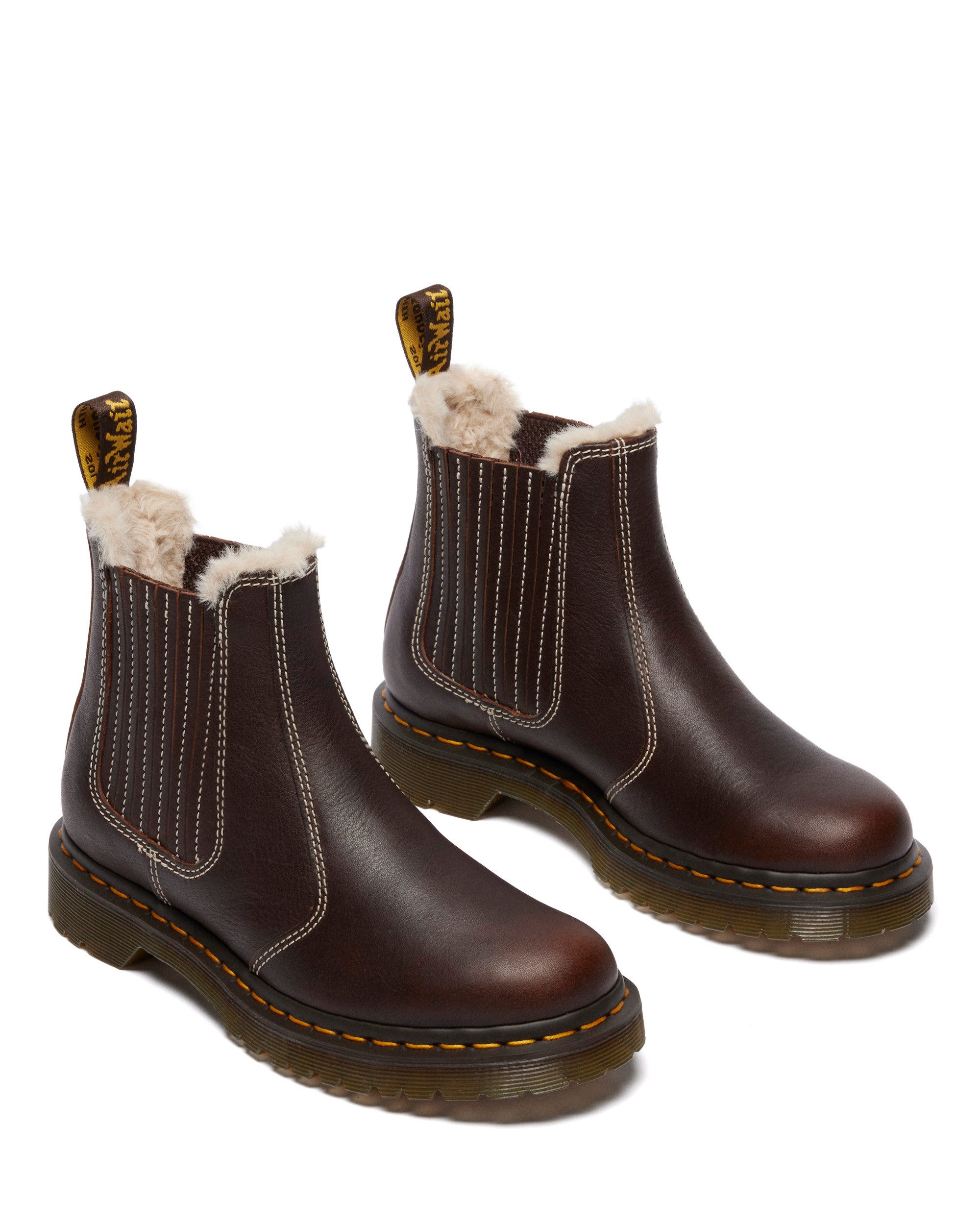 DR. MARTENS 2976 Leonore II Winterboots Blockabsatz, Stiefelette, Schlupfboots mit Fellimitat am Schaftrand