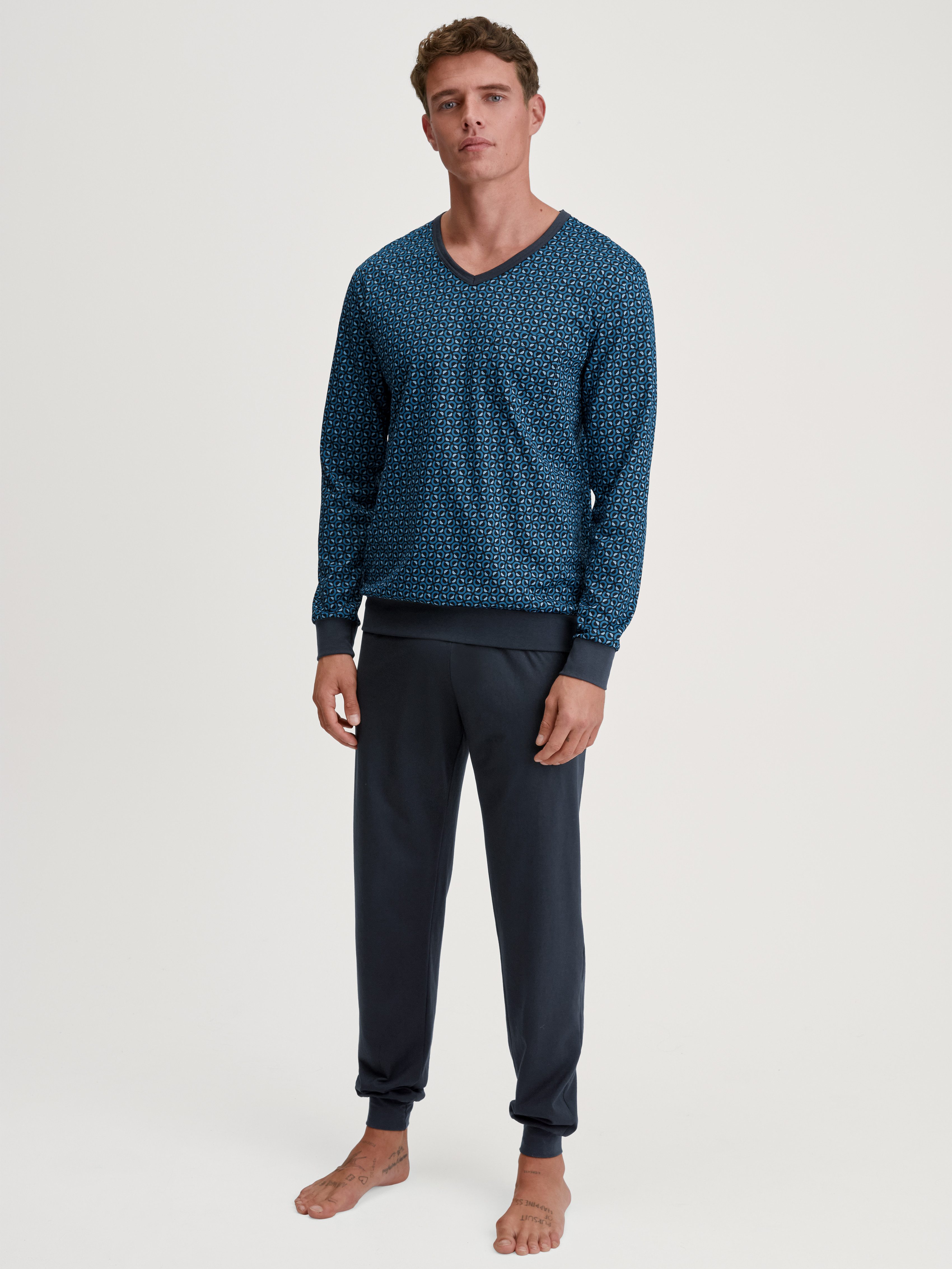 CALIDA Schlafanzug Relax Imprint (2 tlg) Gemustertes Oberteil mit V-Ausschn günstig online kaufen