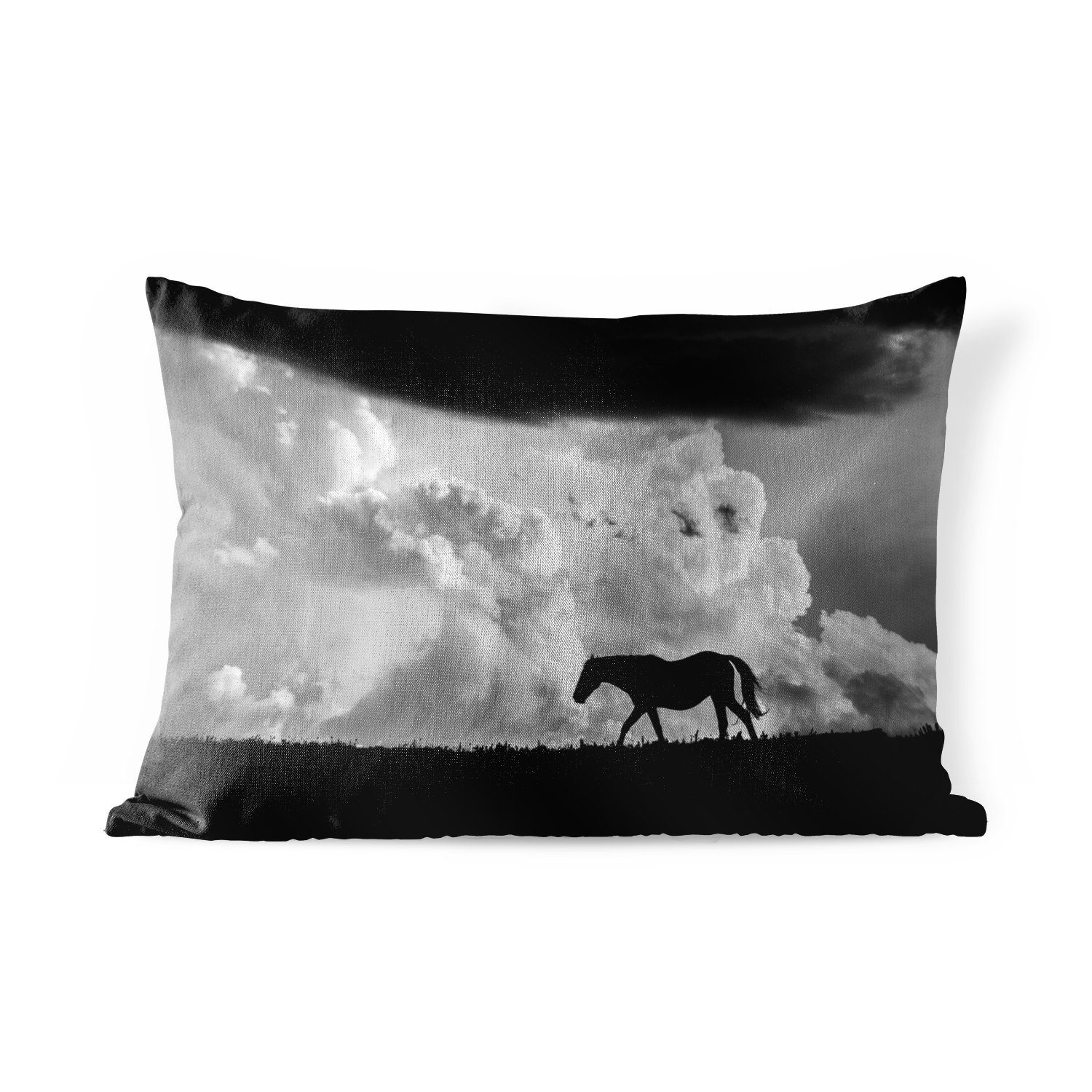 MuchoWow Kissenhülle gegen stürmische eines Wildpferdes Dekokissen Polyester, Dekokissenbezug, Outdoor-Dekorationskissen, Wolken, Silhouette