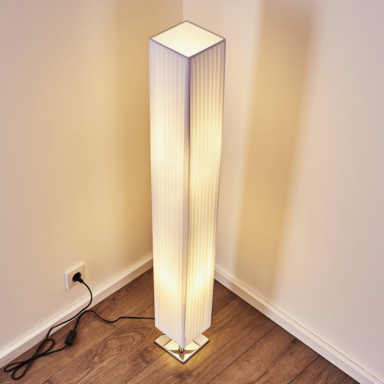 hofstein Stehlampe »Aulla« moderen Stehleuchte aus Textil/Stoff in Weiß, ohne Leuchtmittel, 2xE27, Mit Fußschalter am Kabel, auch – Bild 3 von 5