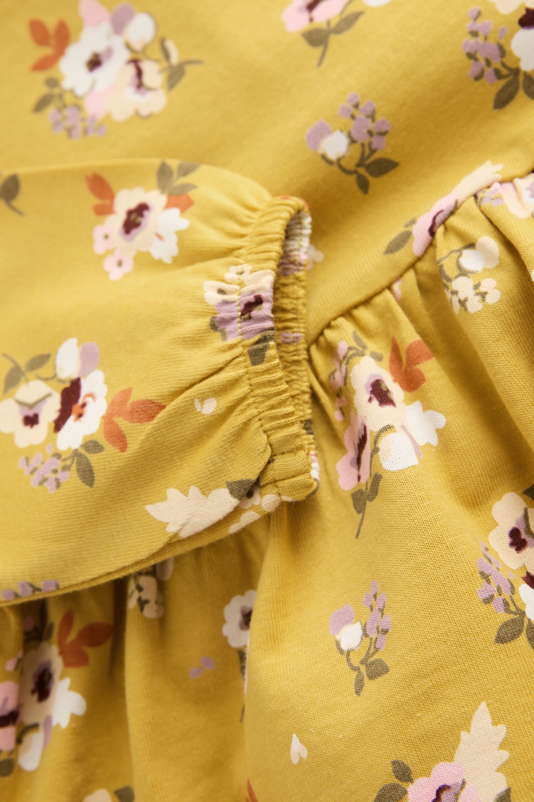Next Volantkleid Gestuftes Kleid mit langen Ärmeln (1-tlg)
