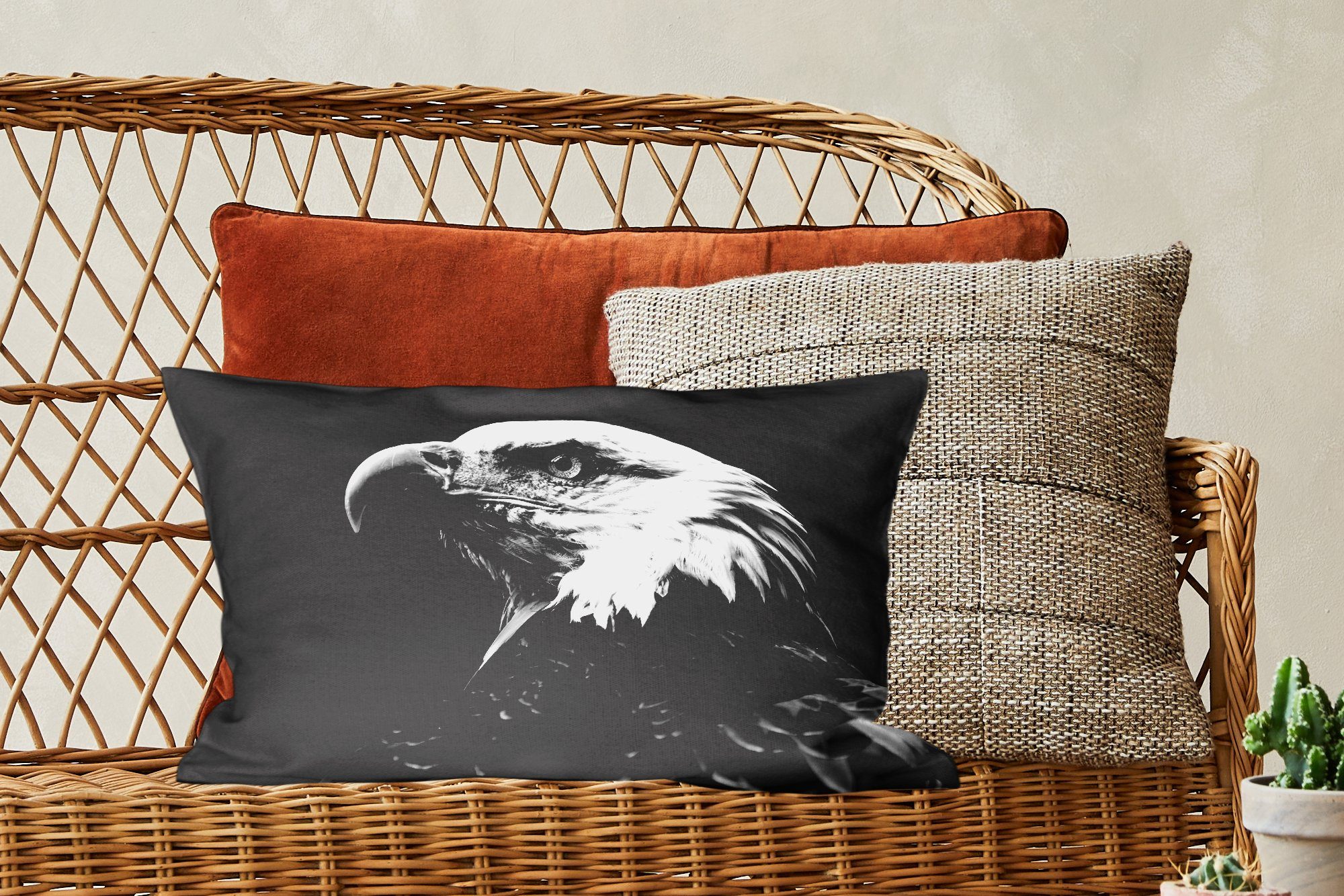 Dekoration, weiß, auf schwarz eines und Profil Schlafzimmer Dekokissen - Hintergrund Wohzimmer Adlers Zierkissen, schwarzem Füllung, Dekokissen MuchoWow mit
