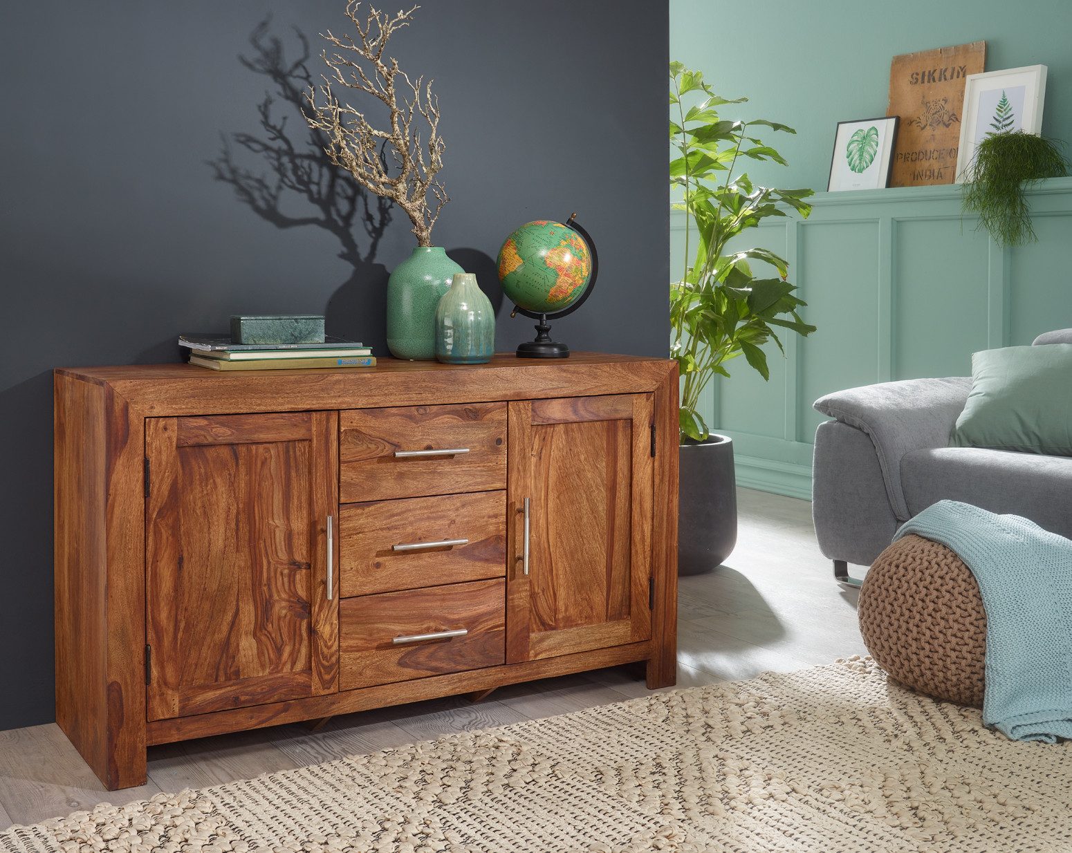 furnicato Sideboard Massivholz, Walnuss Finish 118x70x40 cm (1 St), Handgefertigte Kommode mit 3 Schubladen und viel Stauraum im Flur