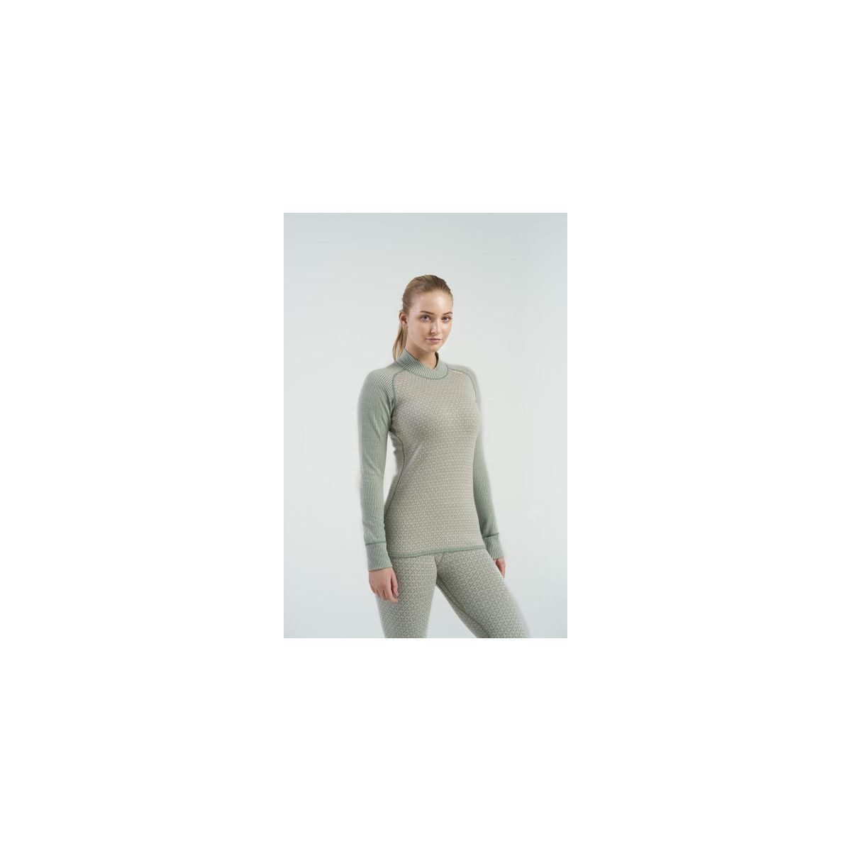 Devold Funktionsunterhemd Kvitegga Merino 230 Cross Neck WMN Langarmshirt aus 100 % Merinowolle für exzellente Isolation und