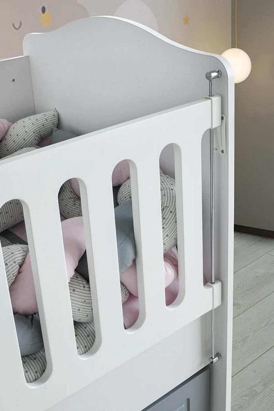 Xlmoebel Babybett XLMOEBEL Babybett mit Schubladen aus Holz in modernem Design, 1-tlg., Made in Europa