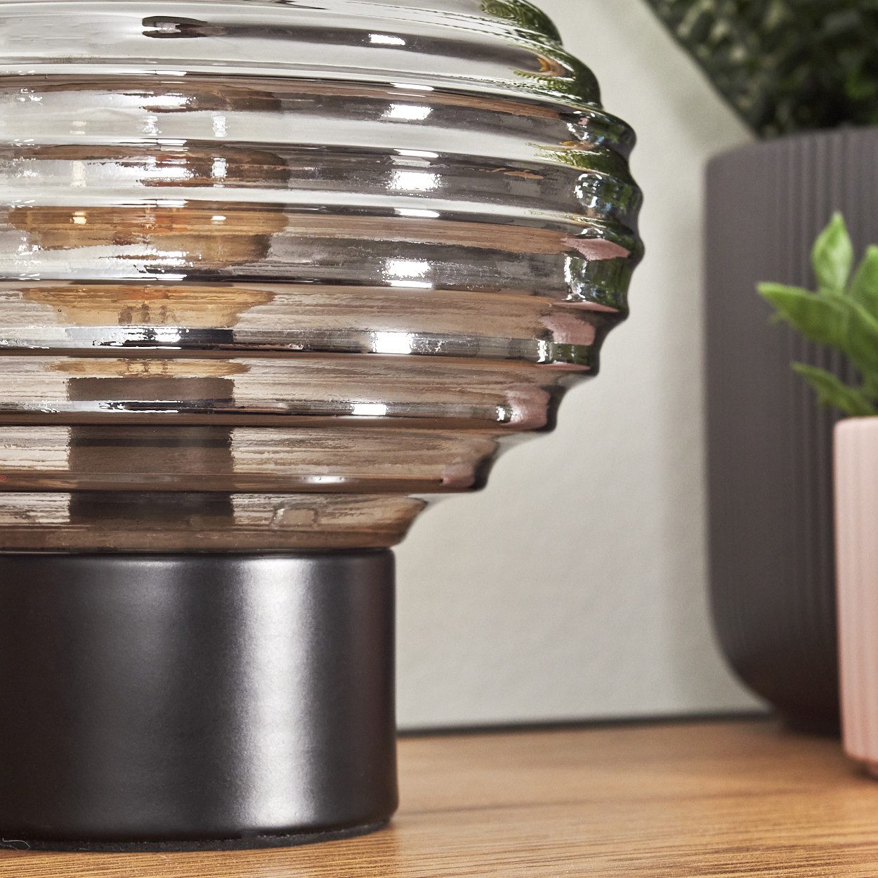 hofstein Tischleuchte Tischlampe aus Metall/Glas in Schwarz/Rauchfarben, ohne Leuchtmittel, mit Glasschirm (15,5cm) u. An/-Auschalter, 1x E14, ohne Leuchtmittel