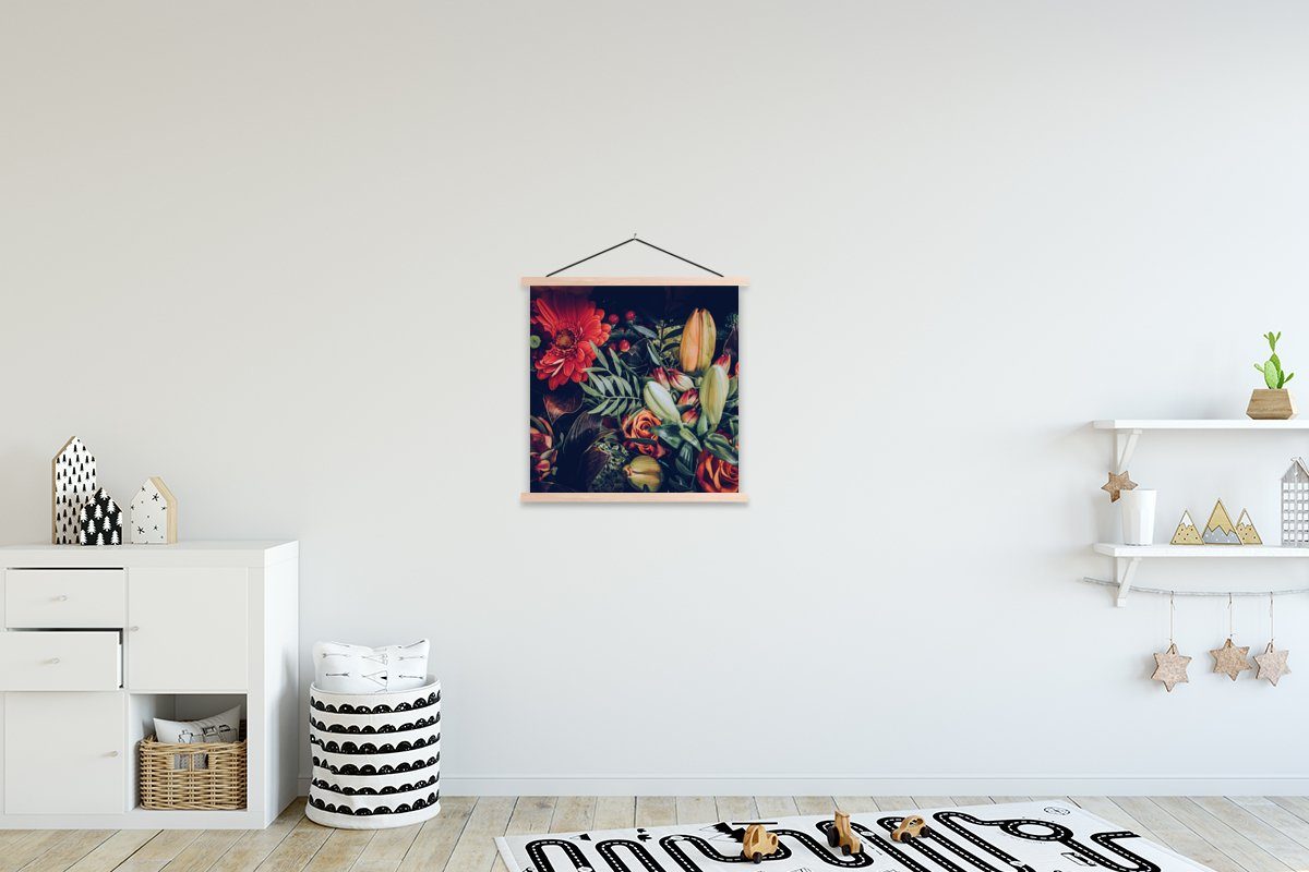 MuchoWow Poster Blumenstrauß - Stilleben - Blumen - Pflanzen - Rot, (1 St), Posterleiste, Textilposter für Wohnzimmer, Bilderleiste, Magnetisch braun | braun