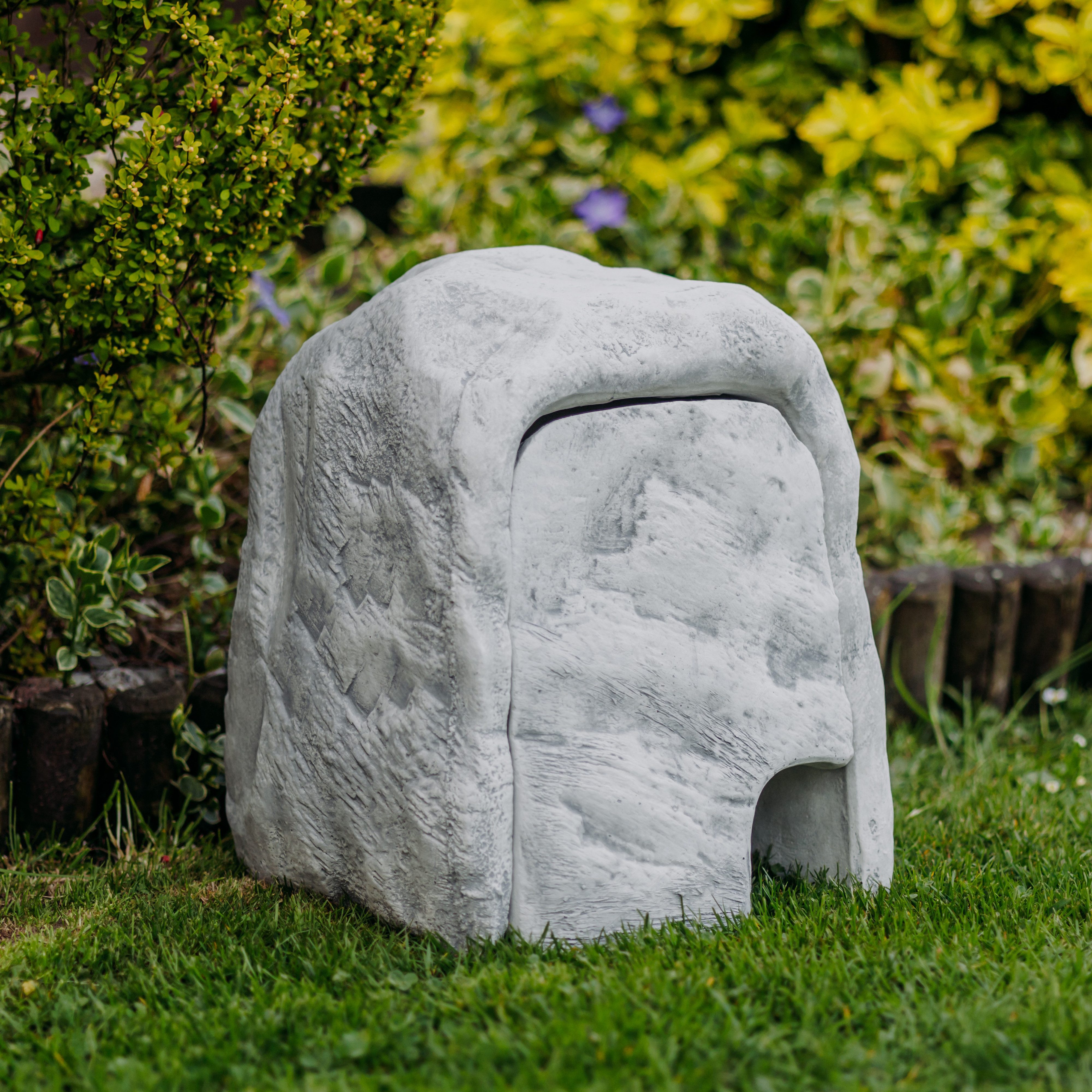 gartendekoparadies.de Gartenfigur Gehäuse für Anschlüsse, Kabel, Stecker im Außenbereich, Stein-Optik, Frostsicher