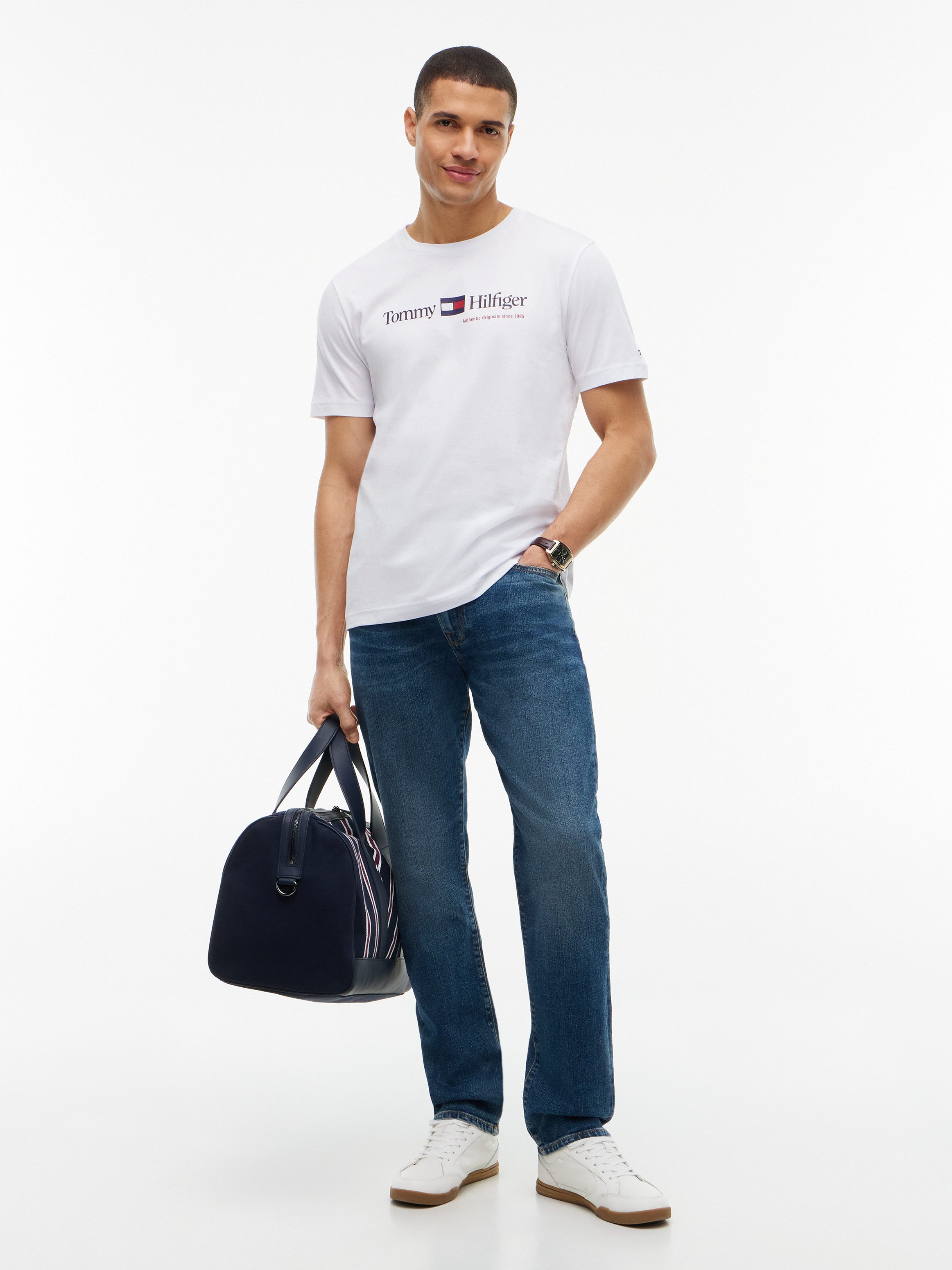 Tommy Hilfiger T-Shirt BRAND LOVE RWB GRAPHIC Auffälliger Frontprint mit Tommy Hilfiger Schriftzug, normale Passform – Bild 4 von 5