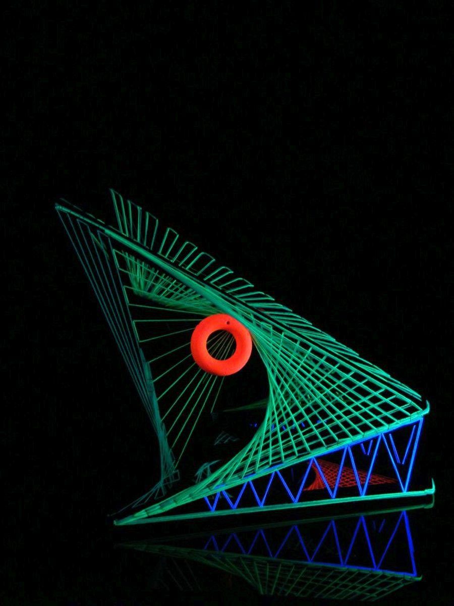 PSYWORK Dekoobjekt Schwarzlicht 3D StringArt Fadendeko Drache "Flying Dragon", 70cm, UV-aktiv, leuchtet unter Schwarzlicht | Deko-Objekte