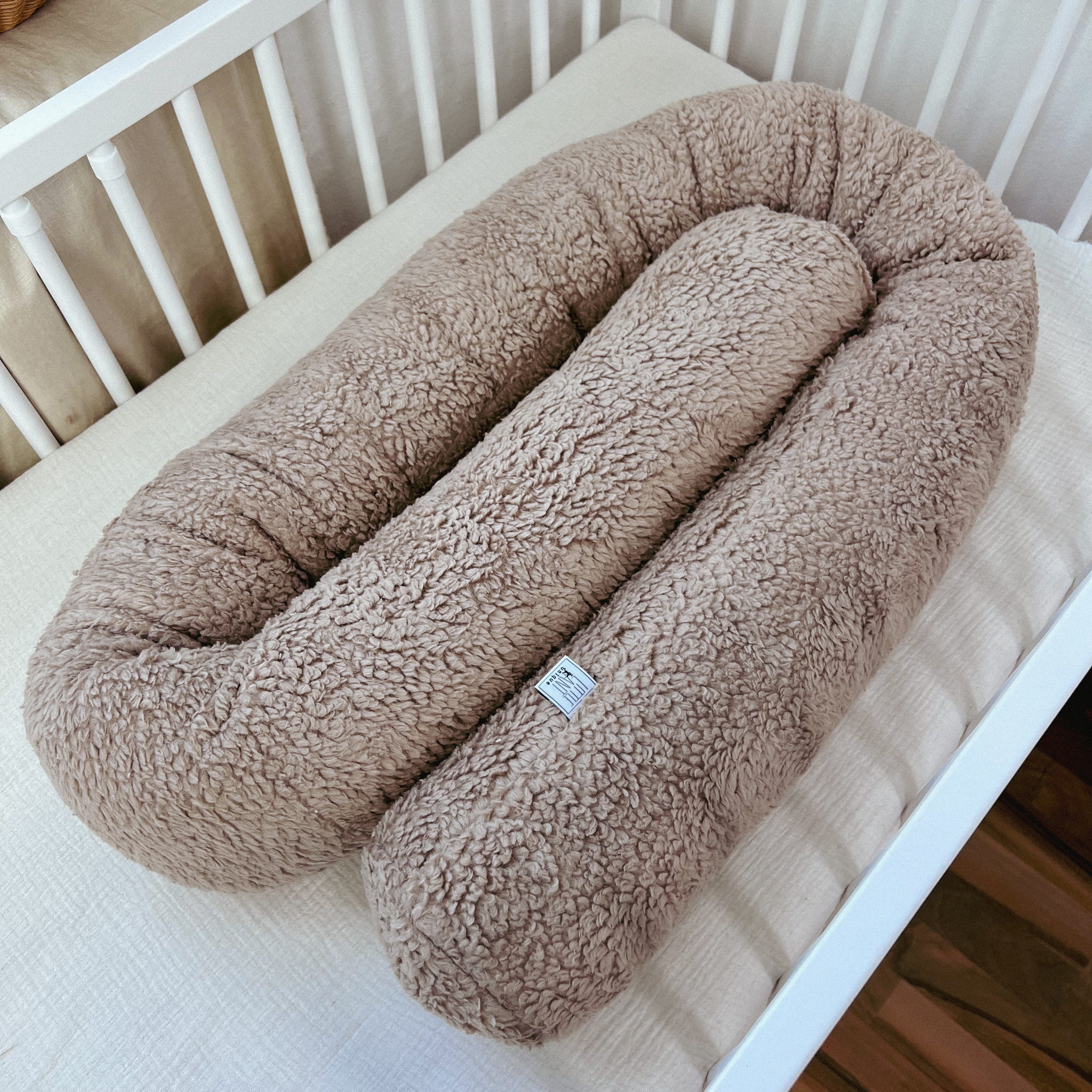 Nestchenschlange Wickeltischumrandung I Bettschlange Teddy beige I Babybettumrandung