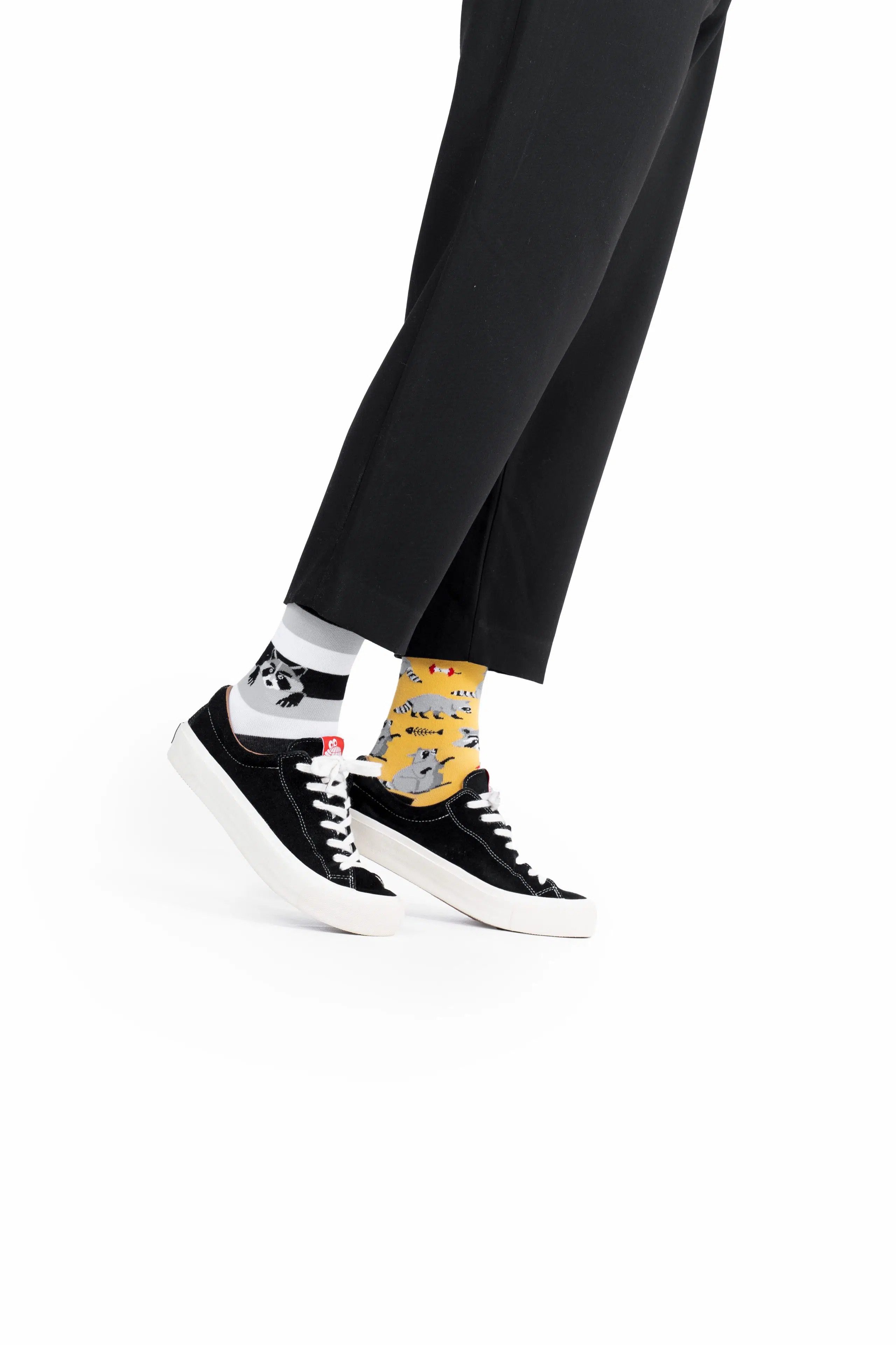 Many Mornings Freizeitsocken Many Mornings Socken Raccoon Bandit (1 Paar, 1-Paar, 1 Paar) immer ein dismatching Paar