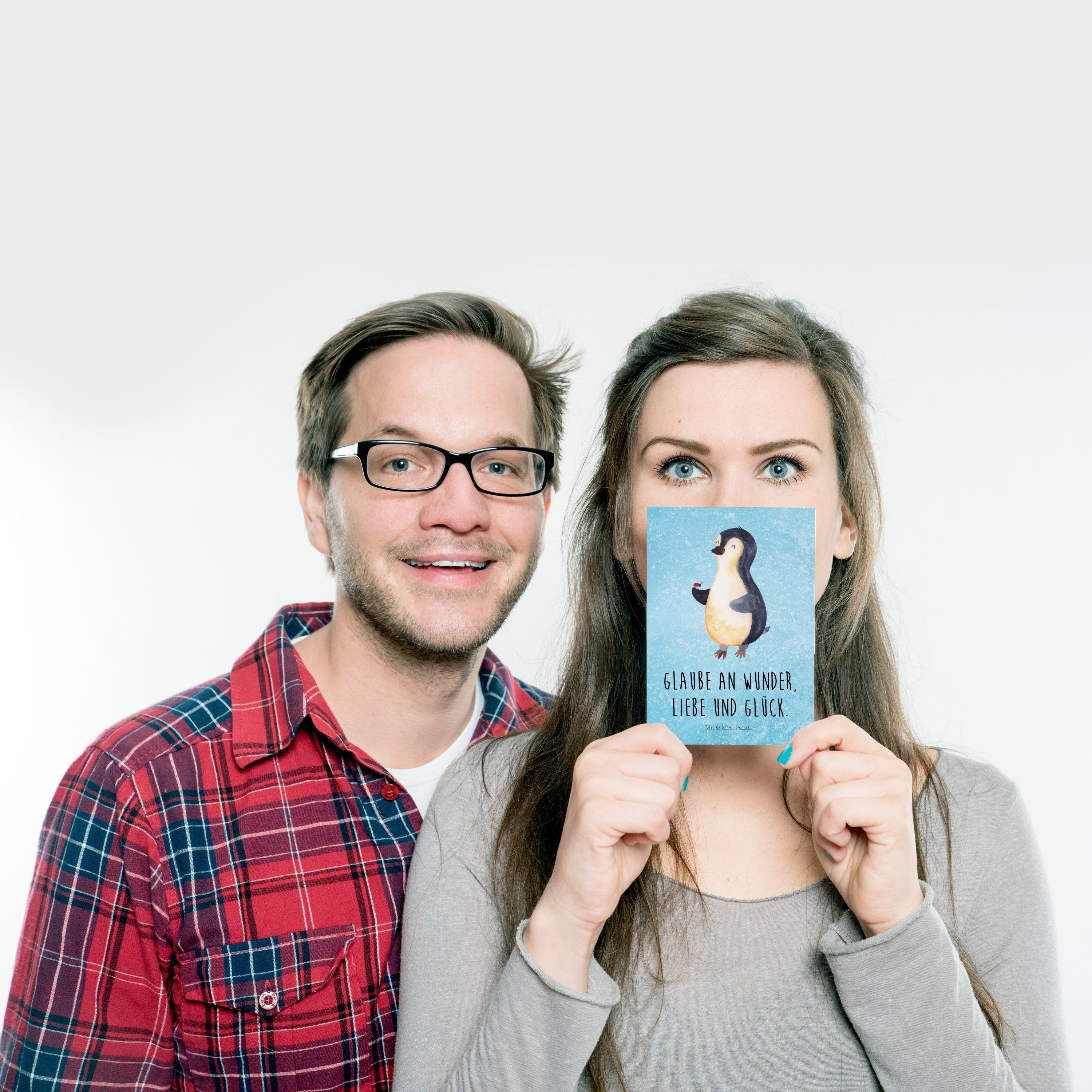 Mr. & Mrs. Panda Postkarte Pinguin Marienkäfer - Eisblau - Geschenk, Lebensfreude, Dankeskarte