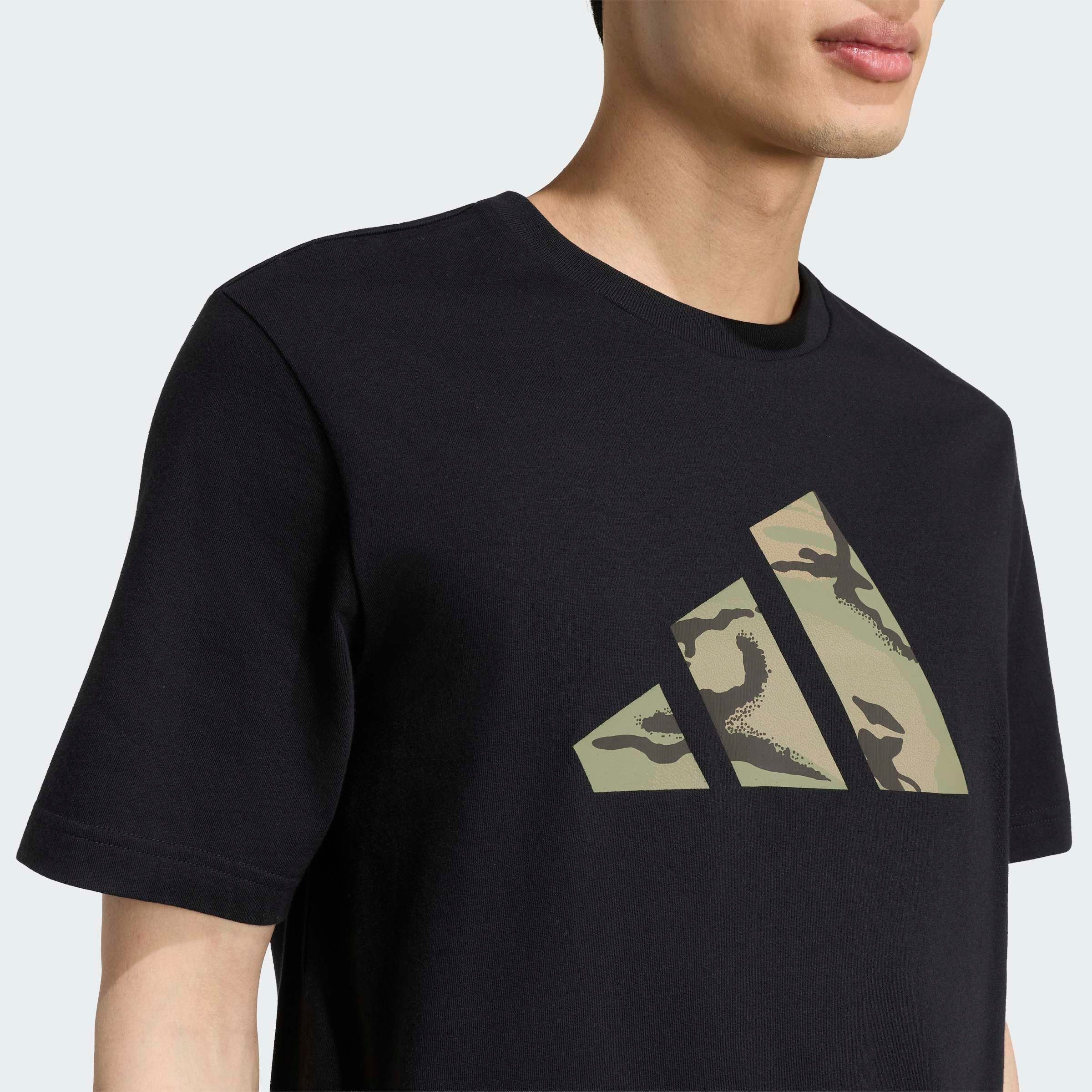 adidas Sportswear T-Shirt M CAMO LOGO T mit Rundhalsausschnitt, ohne Verschluss, aus Baumwolle, normale Länge