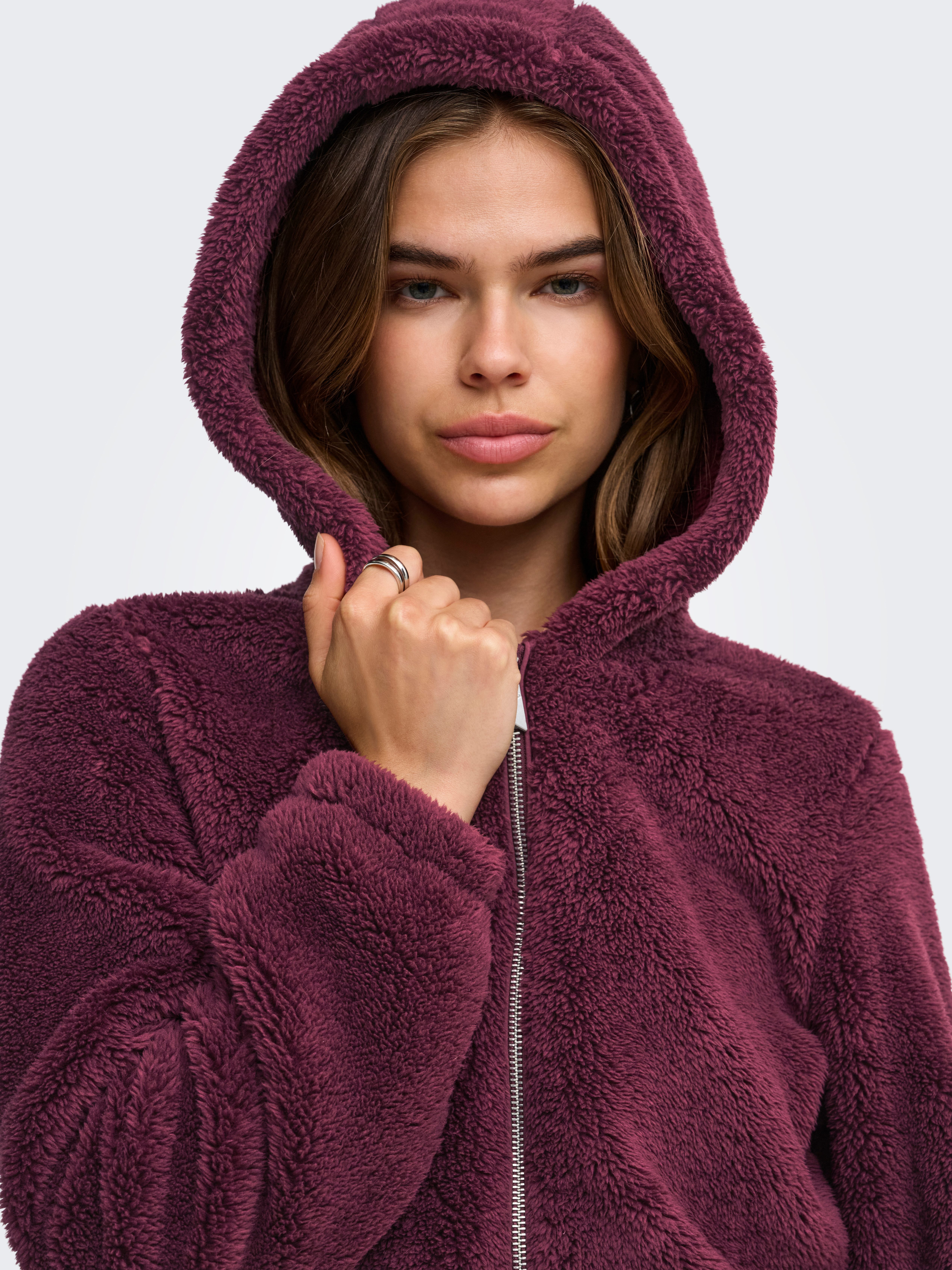 ONLY Kapuzenplüschjacke ONLNEWANNA CONTACT SHERPA JKT OTW NOOS Kunstfaser