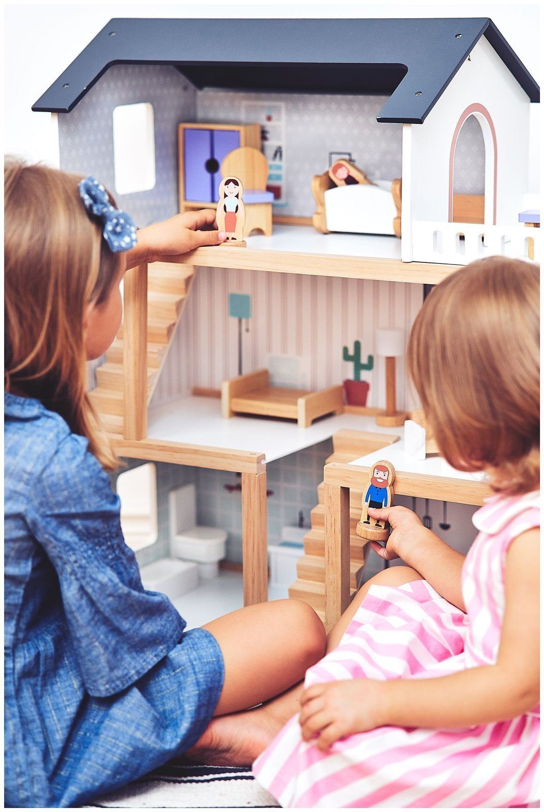 Mamabrum Puppenhaus Weißes Holzpuppenhaus mit Zubehör günstig online kaufen