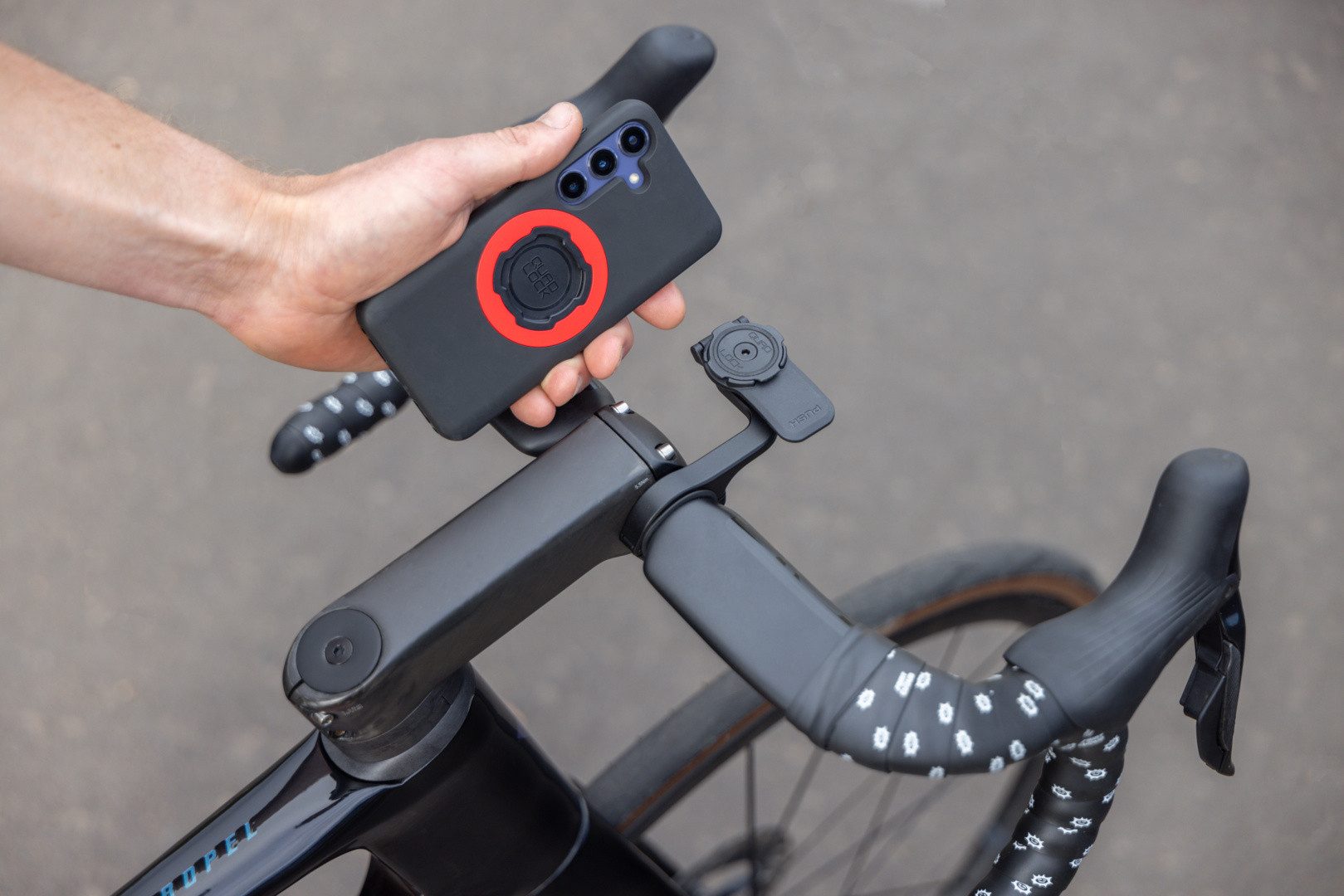 Quad Lock Handy-Halterung QUAD LOCK Fahrrad Fronthalterung PRO V2 Alu für Handy / Smartphone