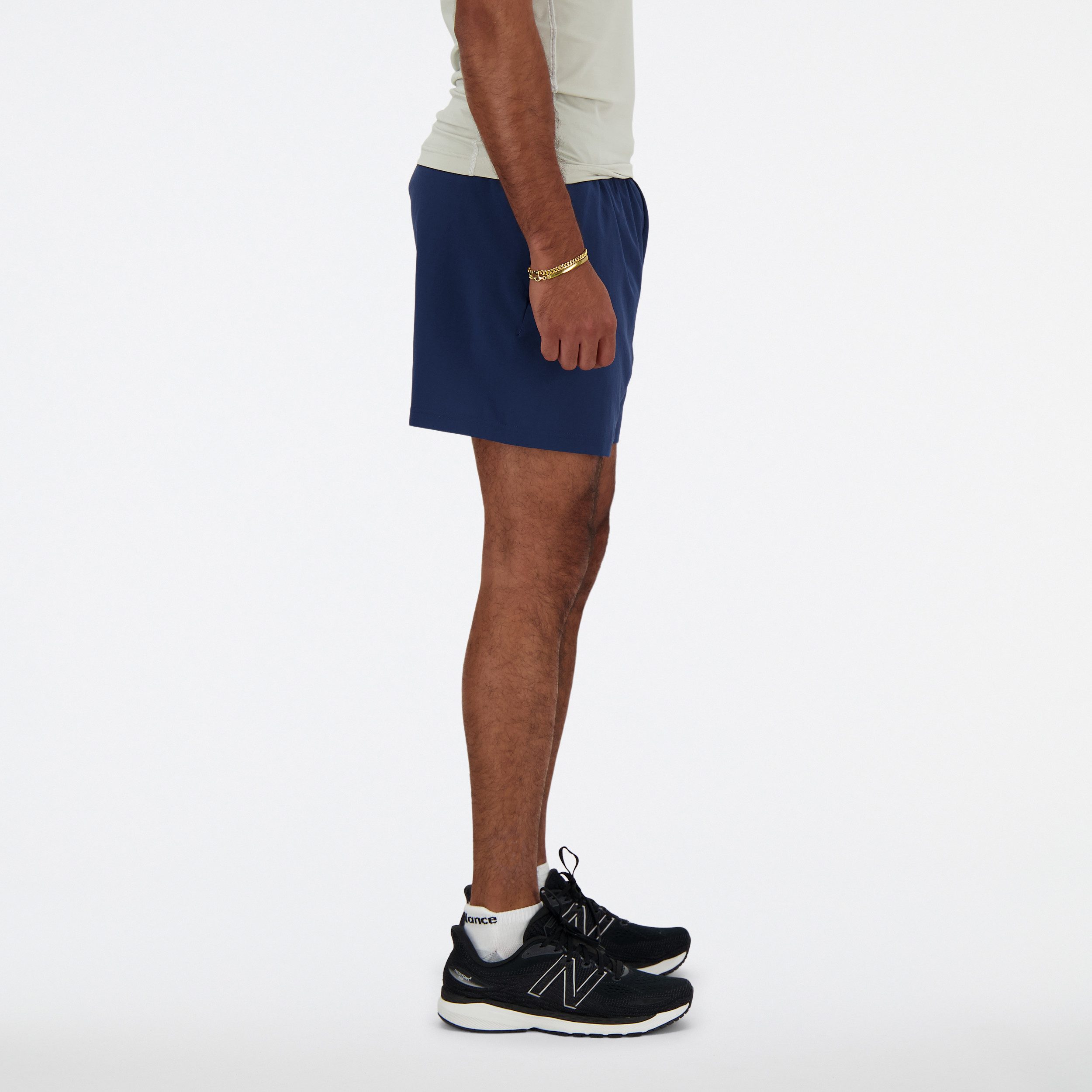 New Balance Laufshorts SPORT ESSENTIAL SHORT 5 für Laufen und Fitness, in sportlichem Stil, feuchtigkeitsabweisend