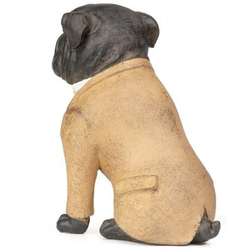 Moritz Dekofigur Deko-Figur Mops Hund im beigen Anzug mit Fliege sitz aus Polyresin, Dekofigur aus Polyresin Dekoelement Dekoration Figuren