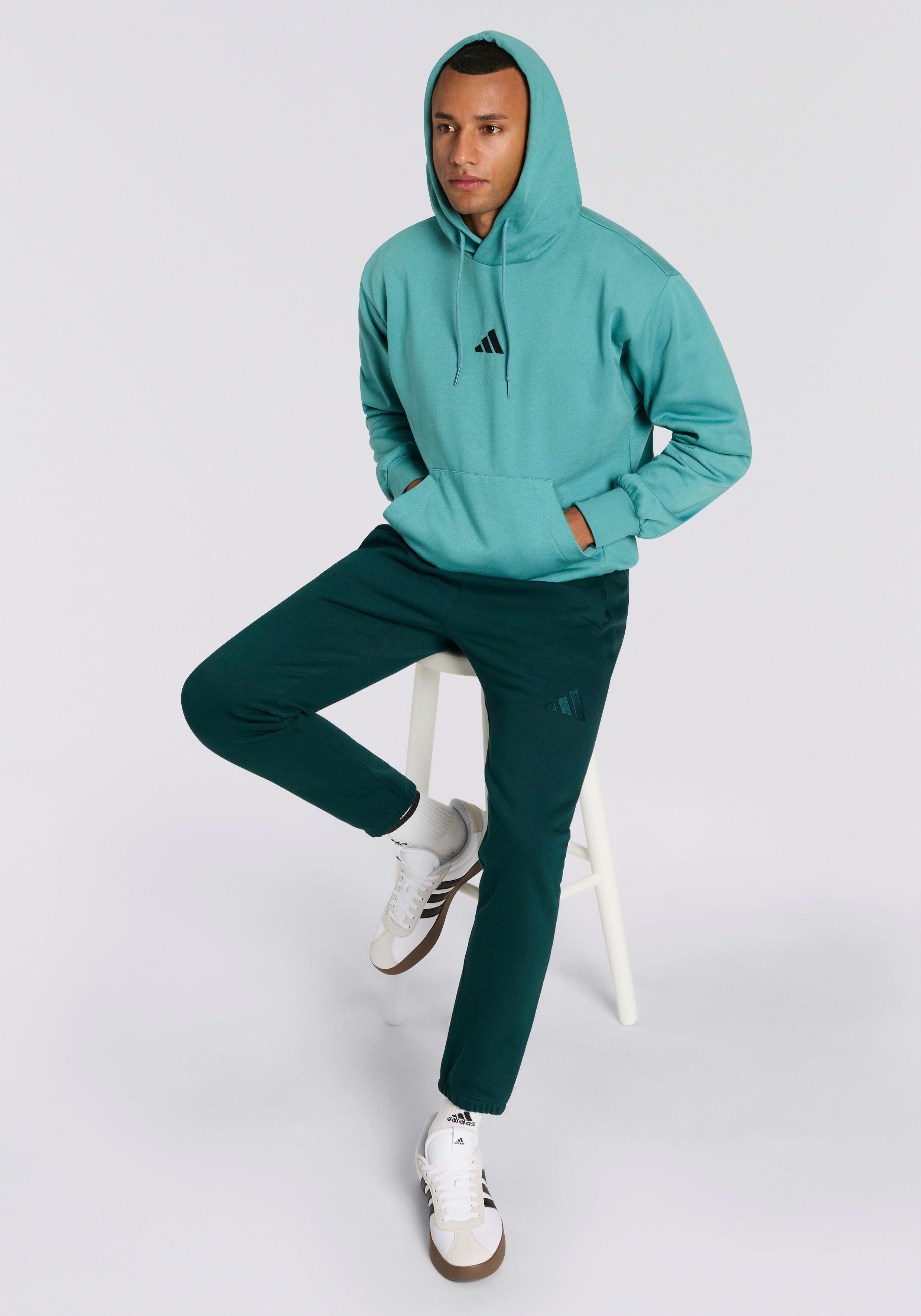 Zum Outfit 10