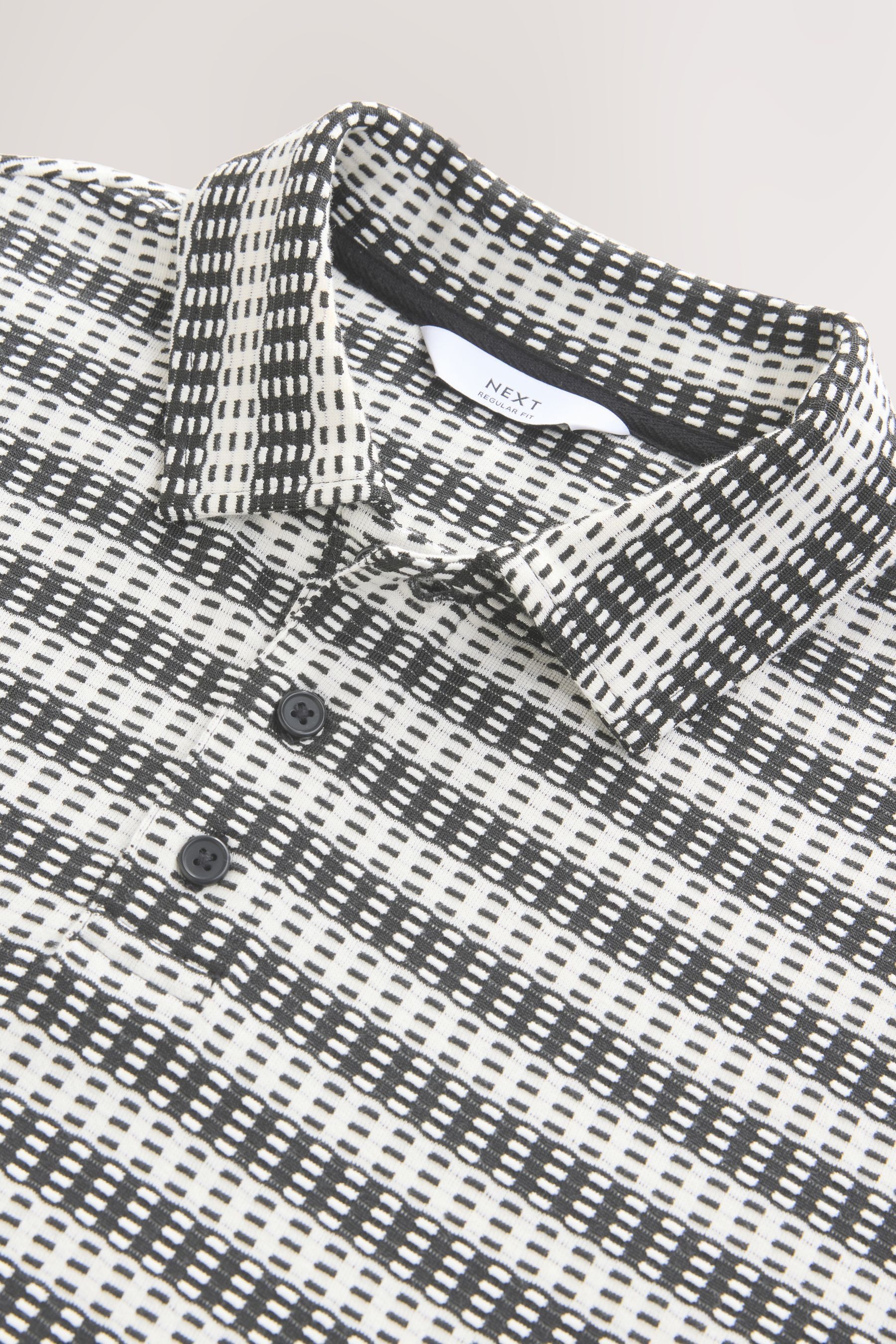 Next Poloshirt Poloshirt mit Knopfleiste und Streifenstruktur (1-tlg)