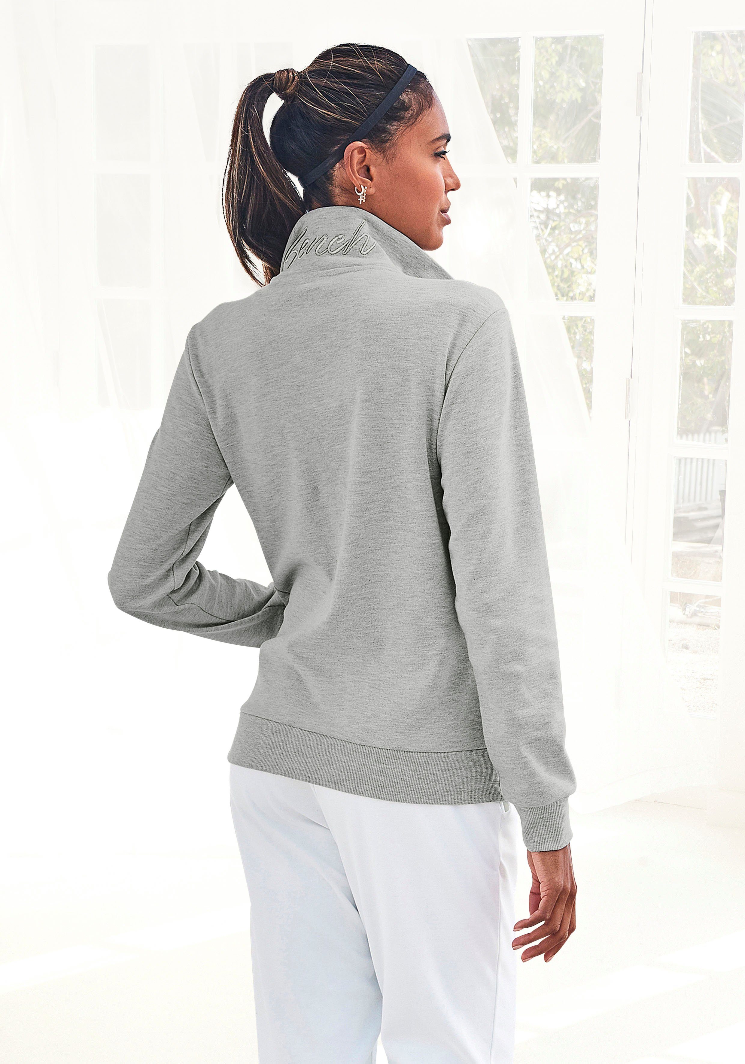 Bench. Loungewear Sweatjacke mit glänzender Logostickerei am Stehkragen, Loungewear