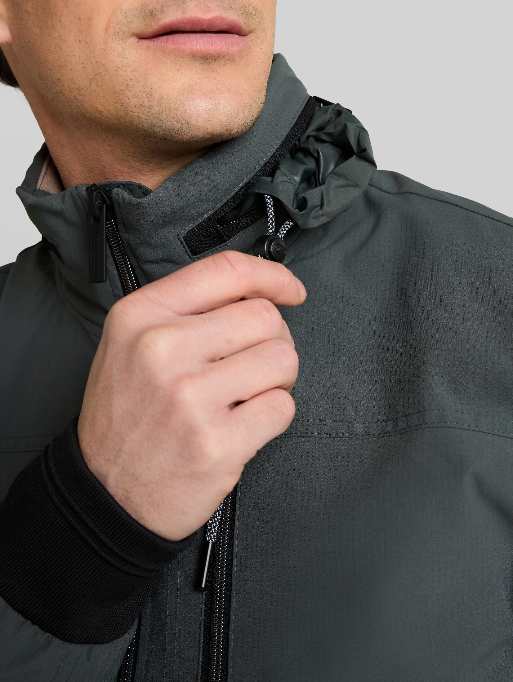 TOM TAILOR Winterjacke Jacken Blouson Jacke mit verstaubarer Kapuze – Bild 4 von 5