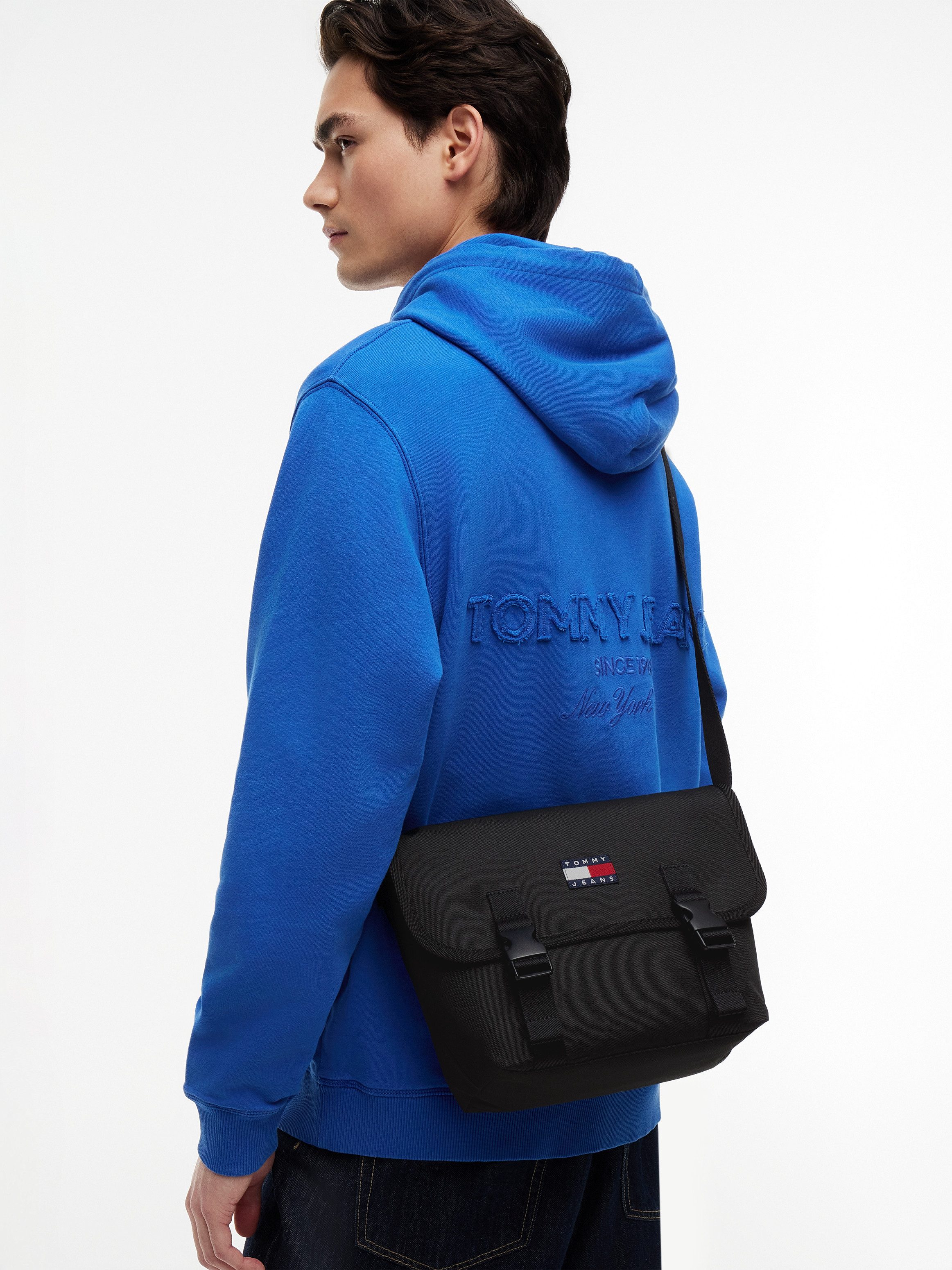 Tommy Jeans Messenger Bag TJM ESS DAILY MESSENGER, Damen Schultertasche, Geschäftstasche mit Logo-Aufnäher