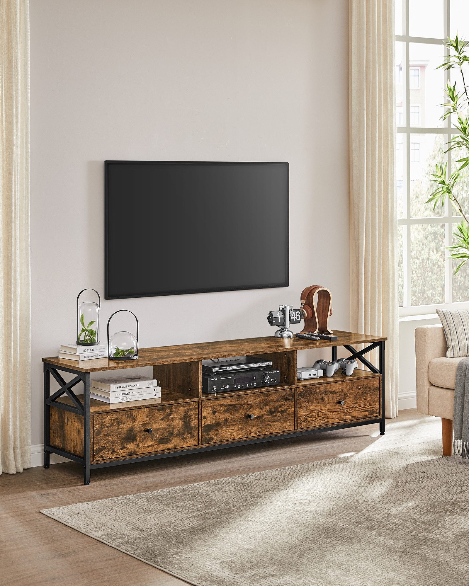 Lowboard TV-Schrank 3 Schubladen, Breite 147/178cm, Stahlgestell - Einrichtungsbeispiel