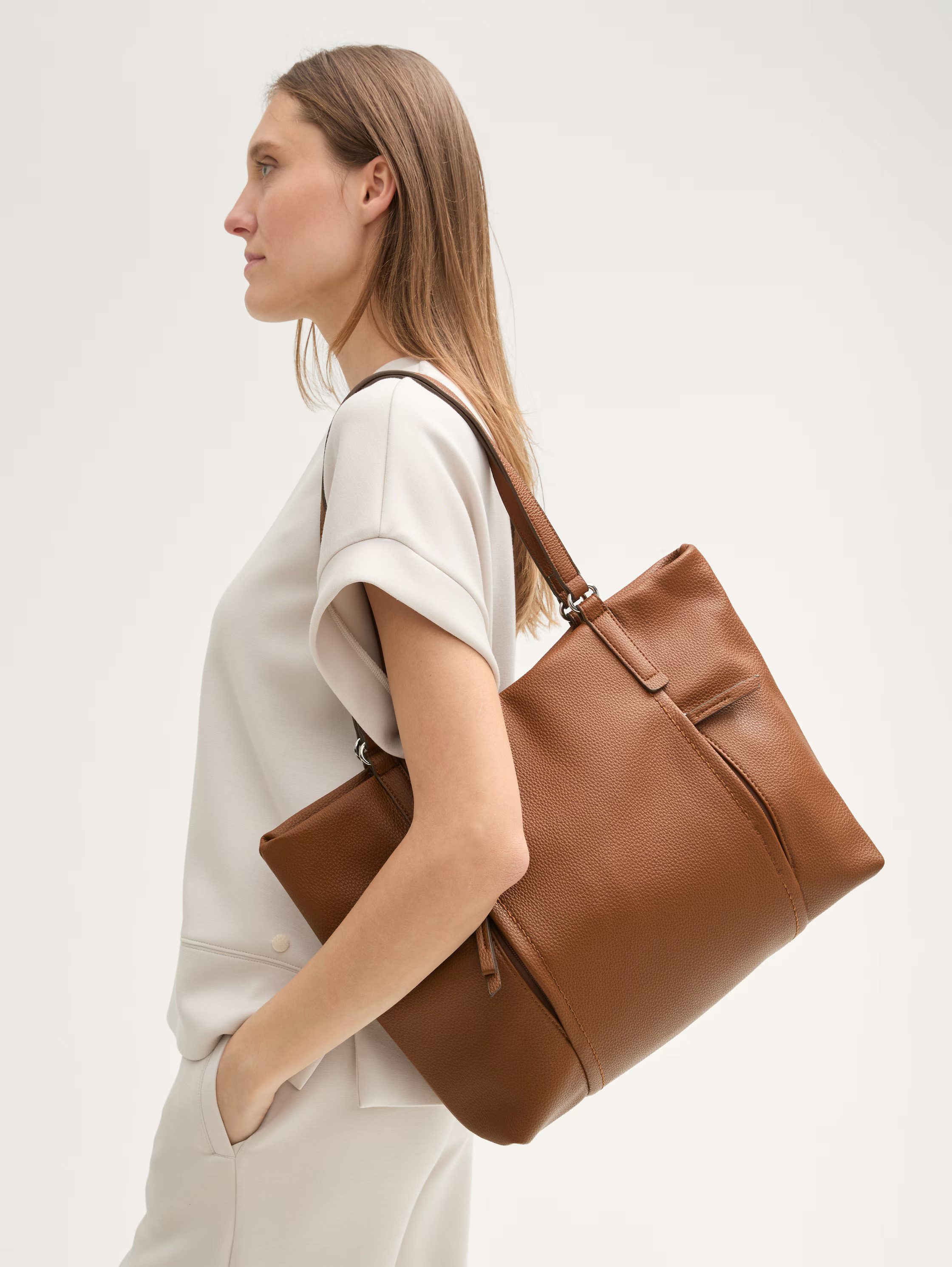 TOM TAILOR Shopper Beca, aus hochwertigem Kunstleder mit funktionalen Details