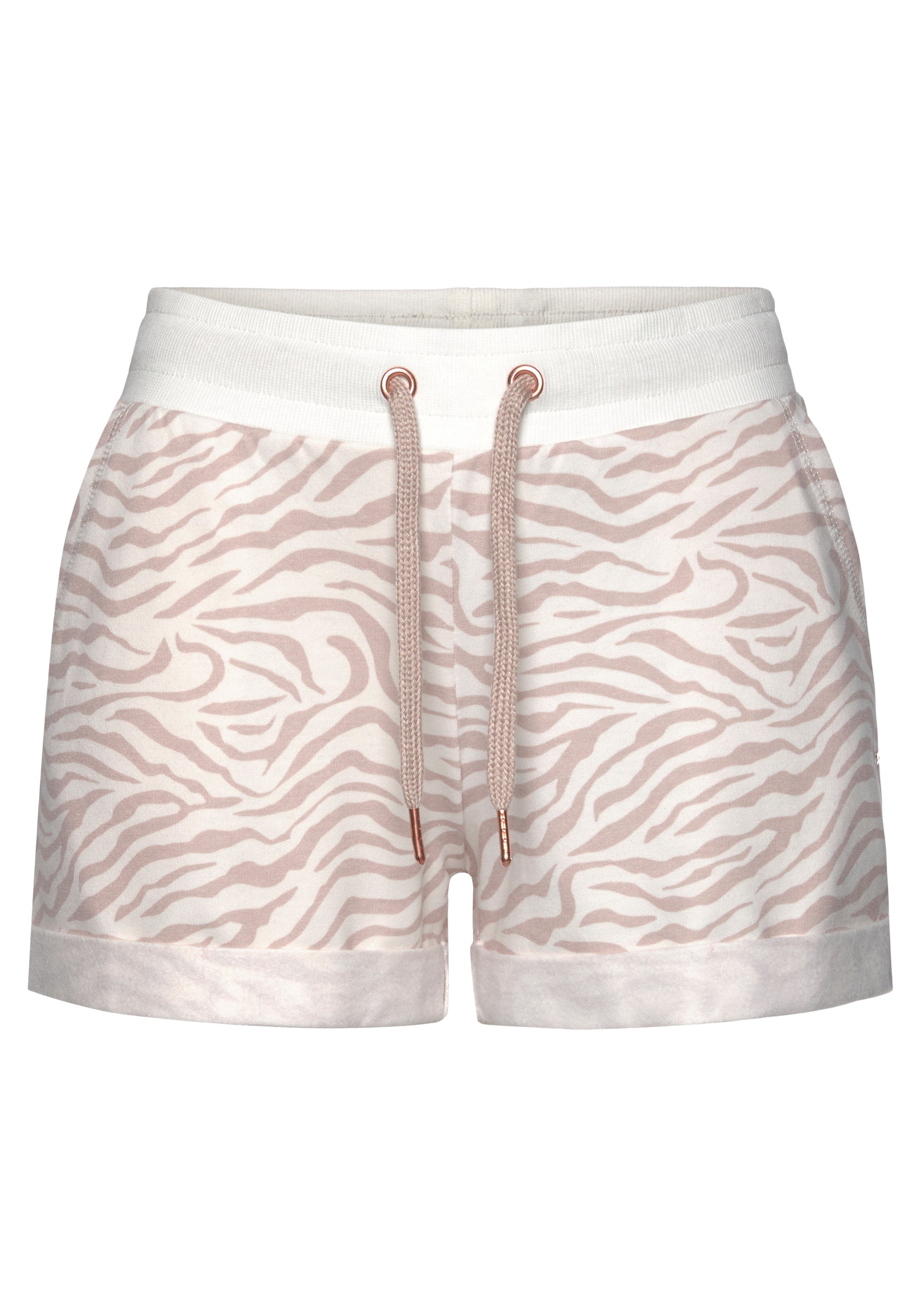 LASCANA Shorts mit Rippbündchen und Umschlagsaum, Loungewear. € 32,99
