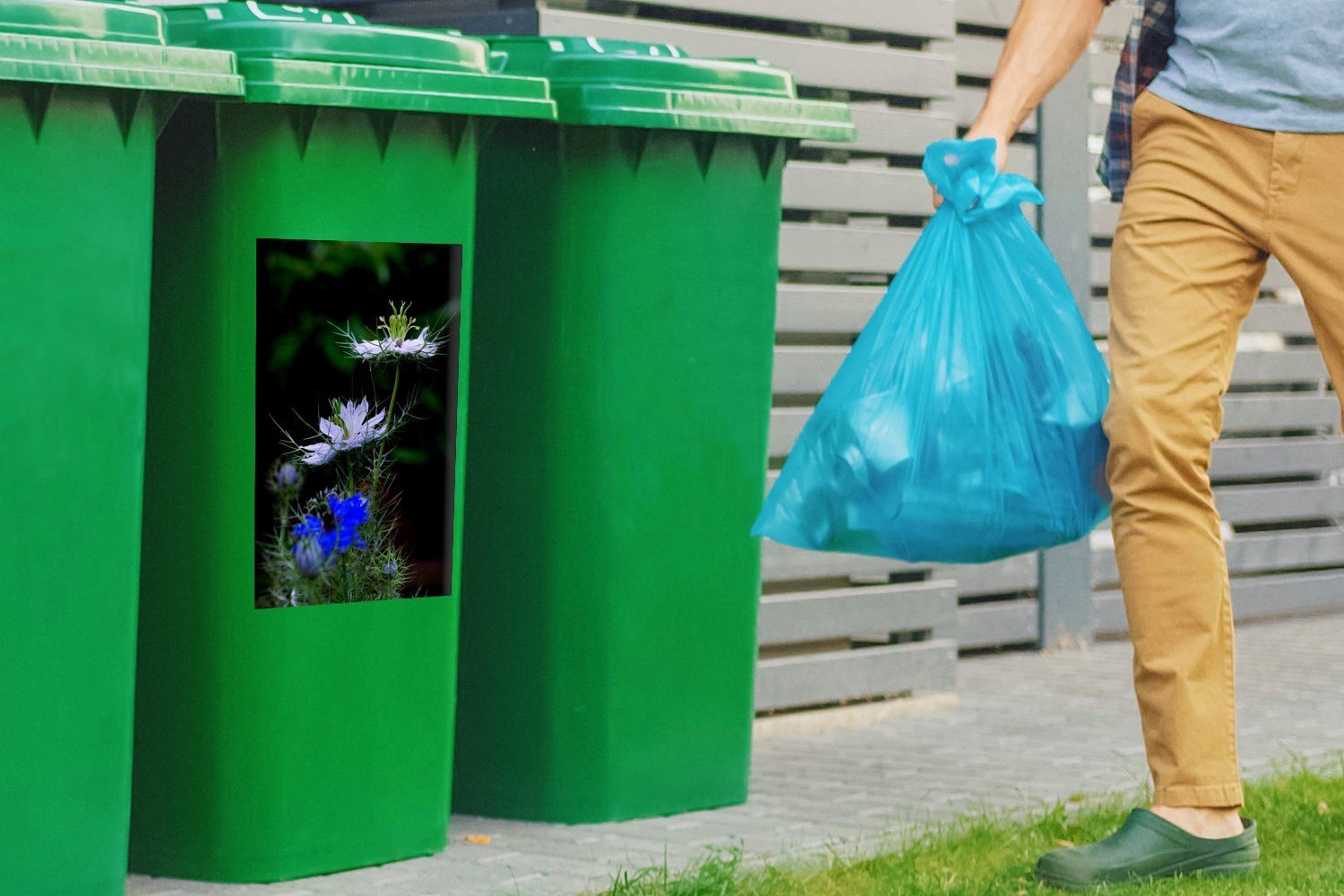 MuchoWow Wandsticker Zwei Nigellapflanzen in Blüte Abfalbehälter Container, Mülleimer-aufkleber, St), (1 voller Mülltonne, Sticker