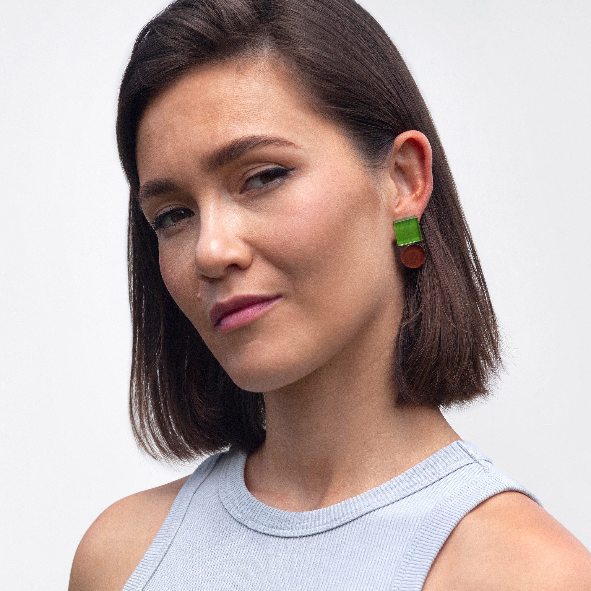 ALEXASCHA Paar Ohrstecker Geometrische Ohrringe aus Glas – farbenfroh & handgemacht