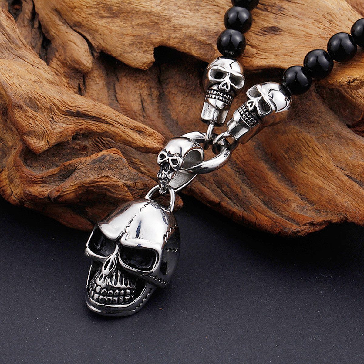 KARMA Kette mit Anhänger Herren Perlenkette schwarz Totenkopf Halskette Herrenschmuck Kette (modern, Geschenk für Ihn Herren Männer Herrenschmuck), Totenkopfkette Totenkopfhalskette Glasperlen Edelstahl