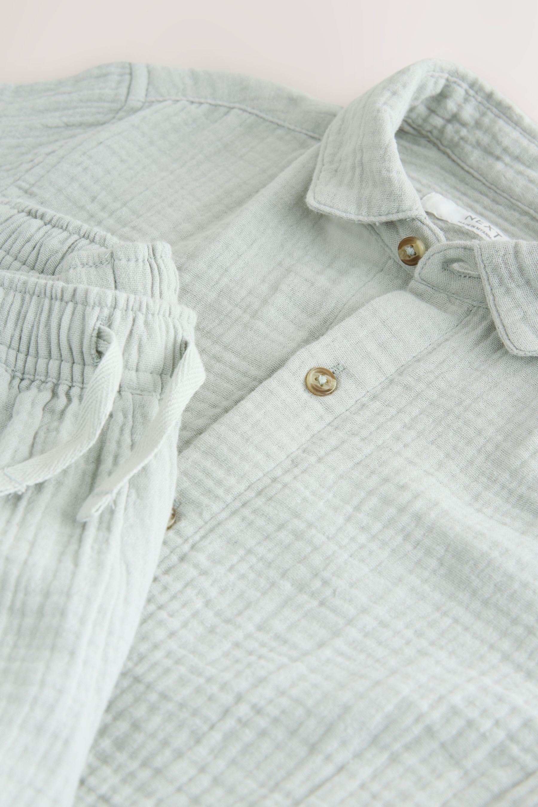 Next Shirt & Shorts Strukturiertes Kurzarmhemd und Shorts (2-tlg) – Bild 4 von 4