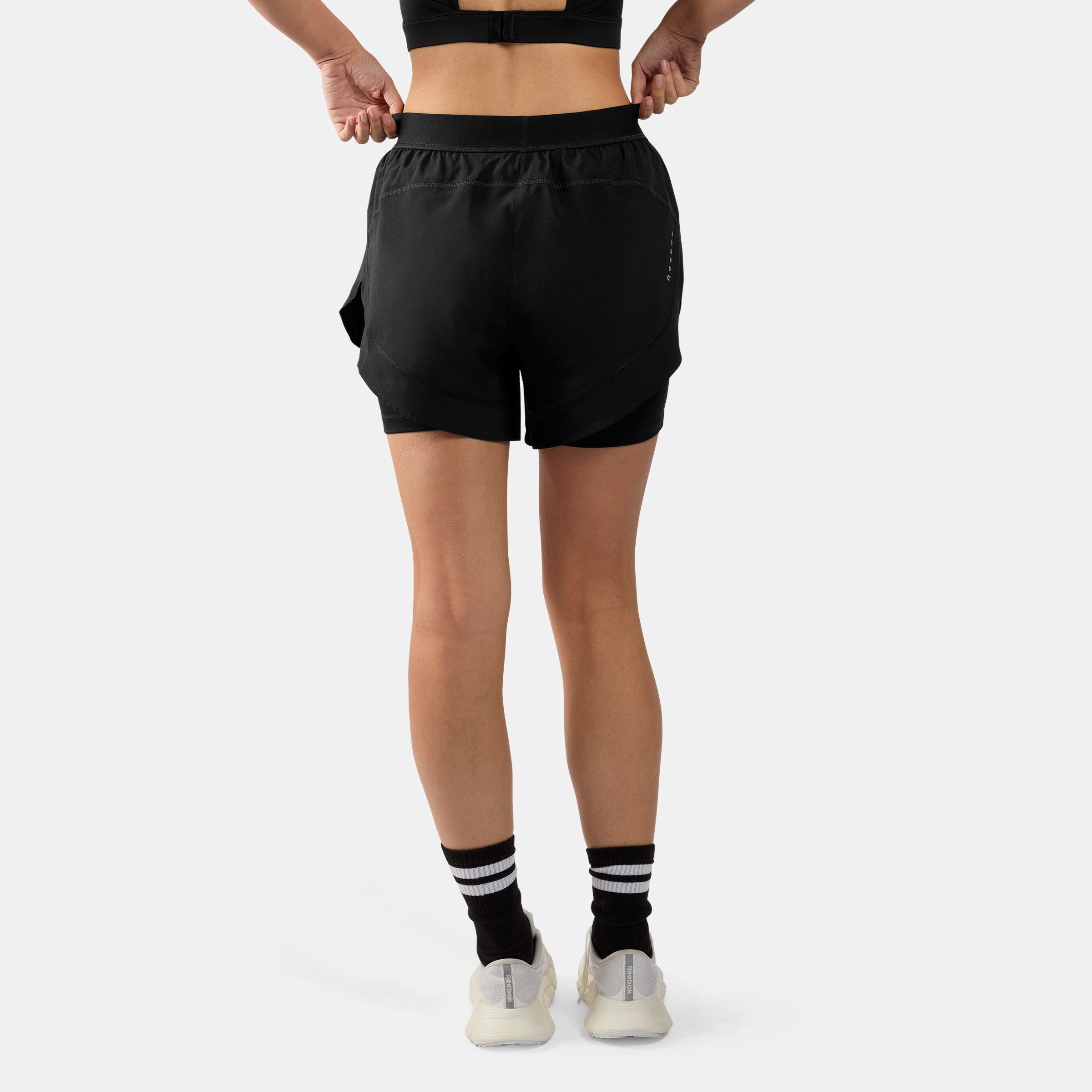 Reebok Laufshorts RUNNING 2 IN 1 SHORT für Laufaktivitäten geeignet, sportlicher Stil
