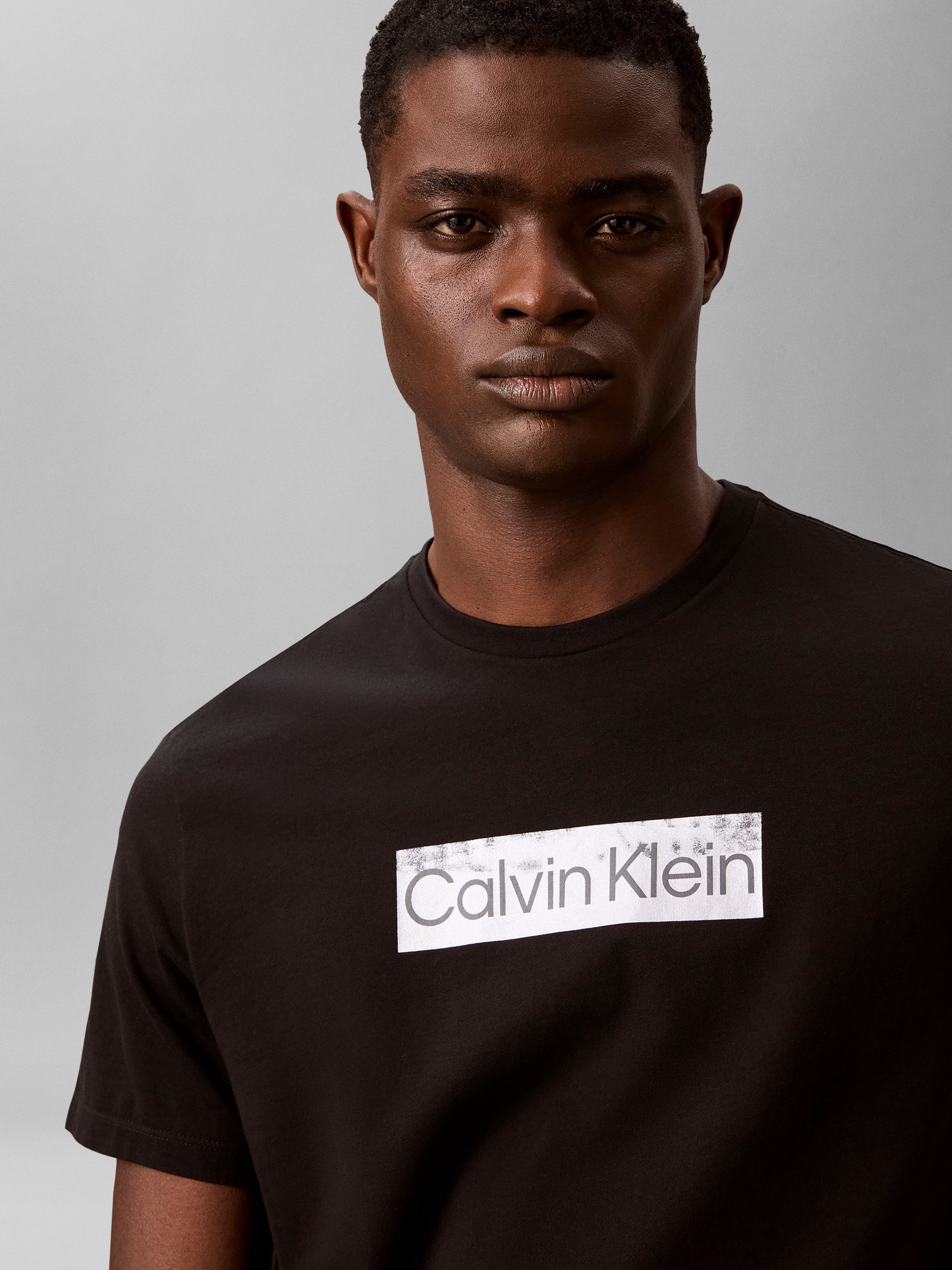 Calvin Klein Jeans T-Shirt Reine Baumwolle, Regular Fit, Glanzdruck – Bild 3 von 5