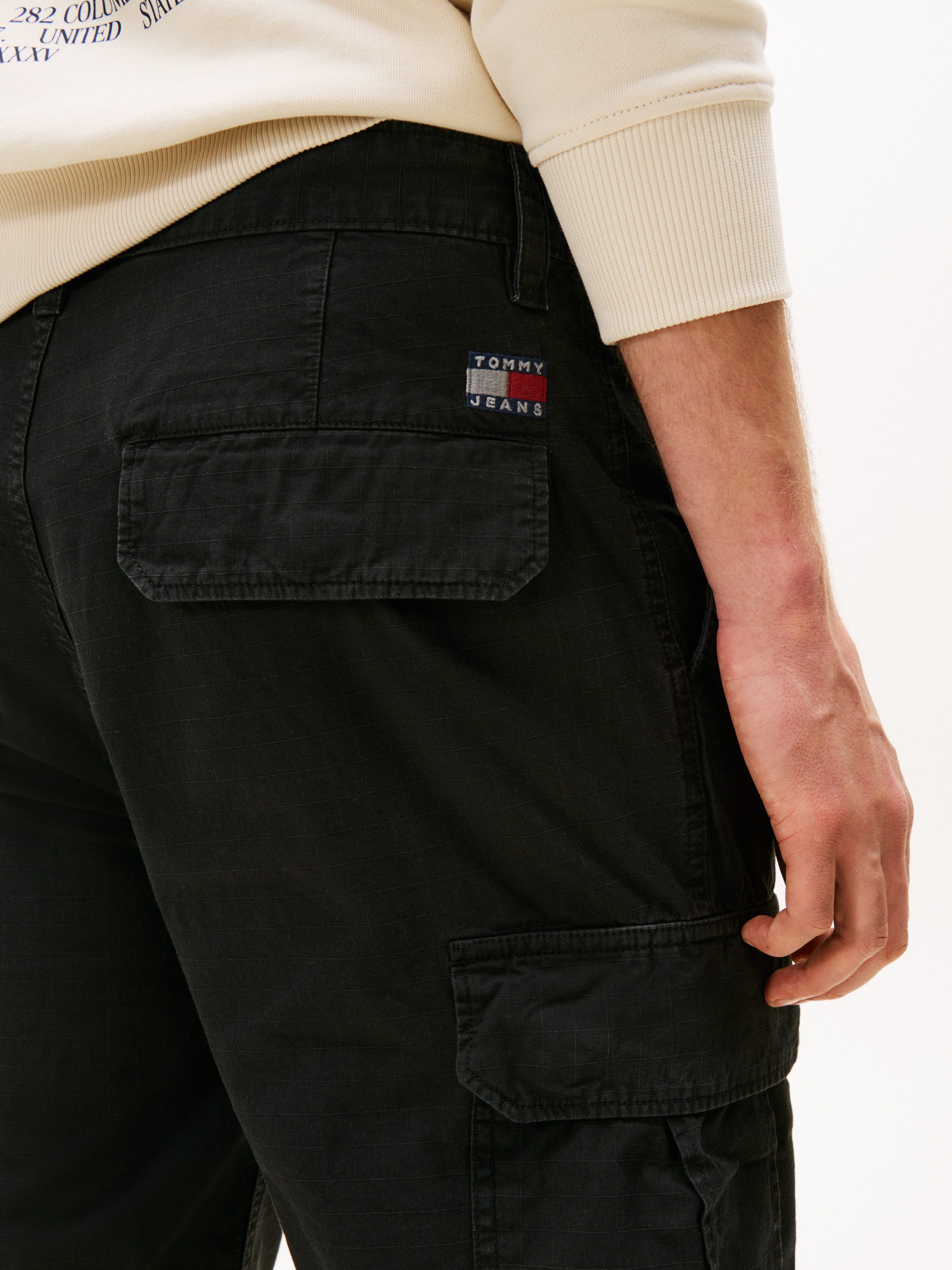 Tommy Jeans Cargoshorts TJM OTIS CARGO REG SHORTS Mit Gürtelschlaufen günstig online kaufen