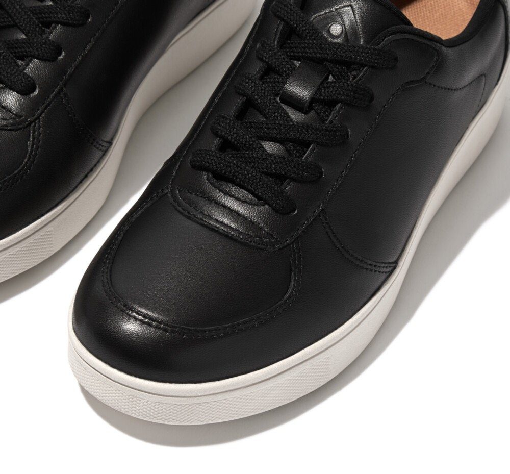 RALLY Fitflop mit schwarz-weiß gepolstertem Schaftrand Sneaker