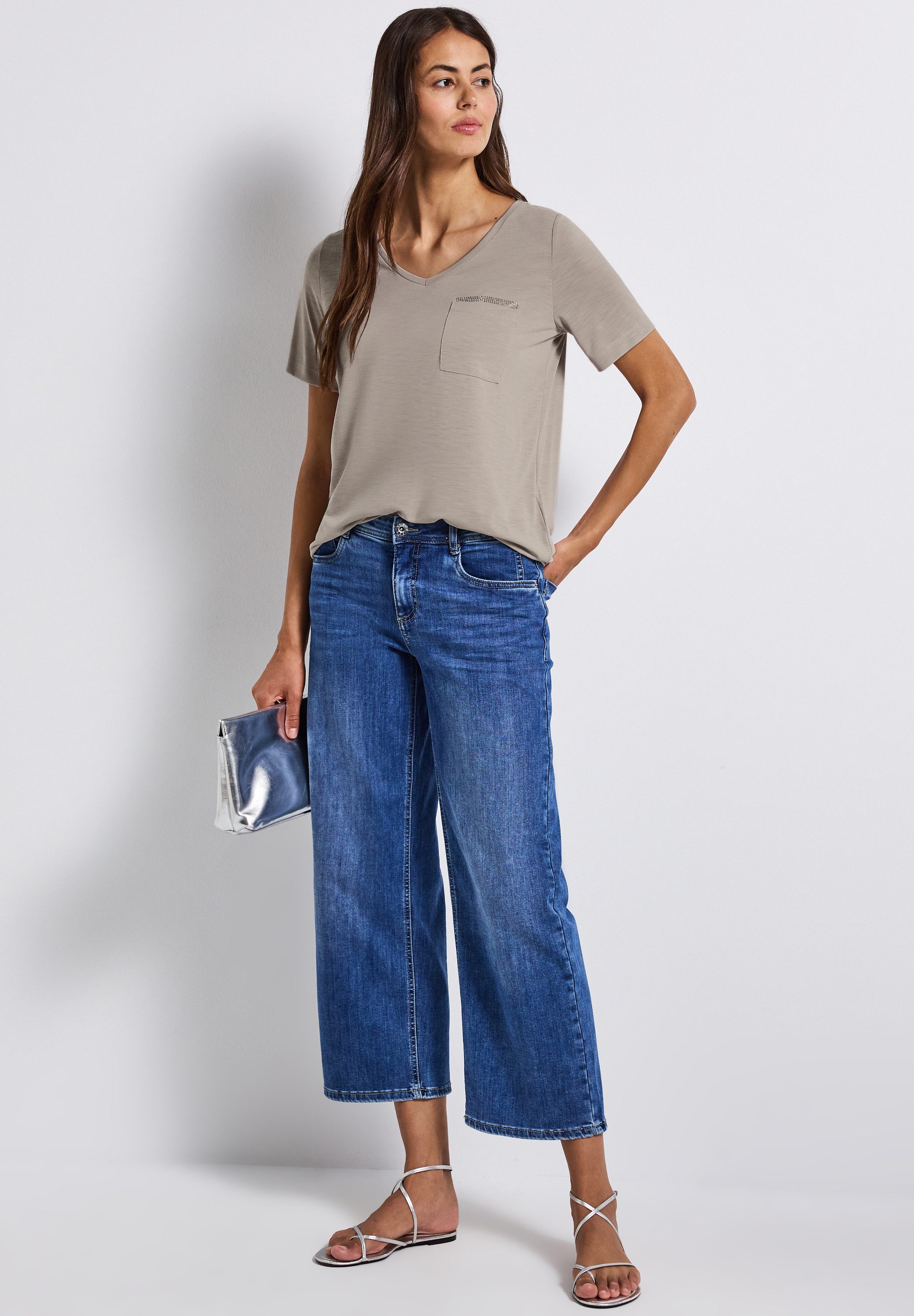 STREET ONE T-Shirt mit Schmuckdetails und V-Ausschnitt
