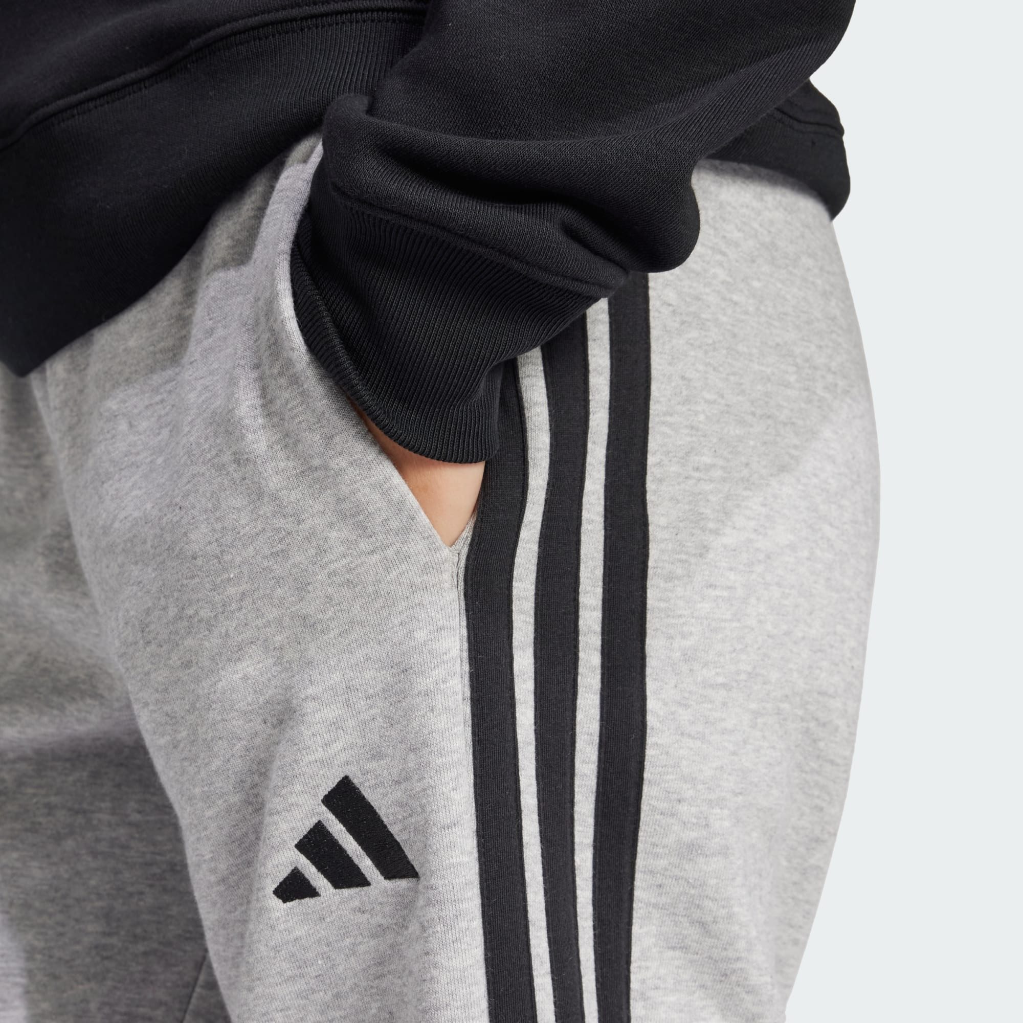 adidas Sportswear Jogginghose ESSENTIALS 3-STREIFEN FRENCH TERRY CUFFED HOSE (1-tlg) – Bild 4 von 5