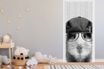 MuchoWow Türtapete Meerschweinchen - Baskenmütze - Brille - Hipster, Matt, bedruckt, (1 St), Fototapete für Tür, Türaufkleber, 75x205 cm